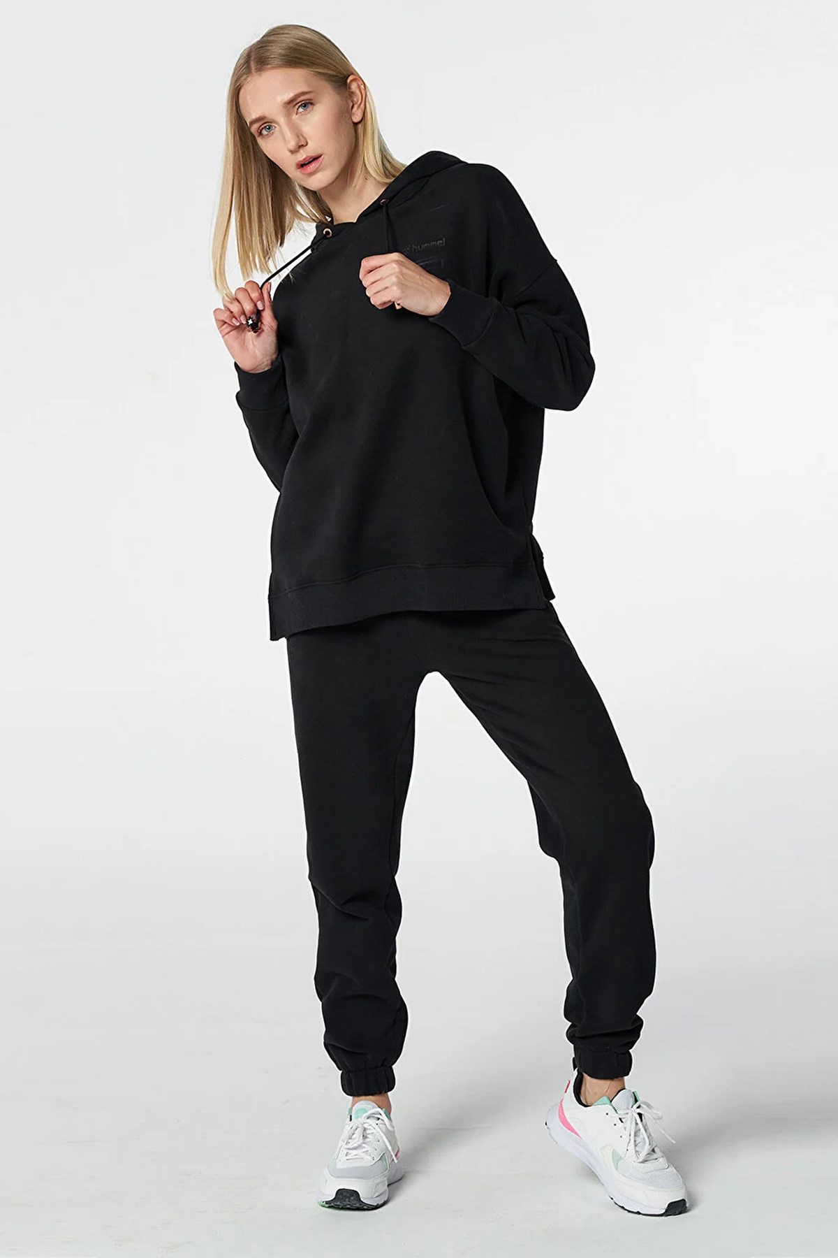 Hummel İpomea Kadın Sweatshirt 921693-2001 Siyah