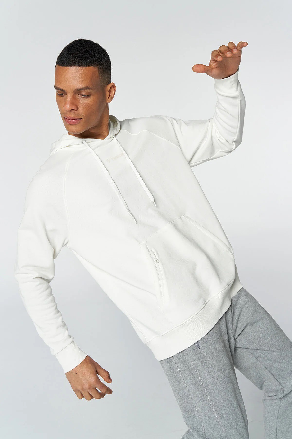 Hummel Johns Oversize Erkek Sweatshirt 921702-9003 Beyaz