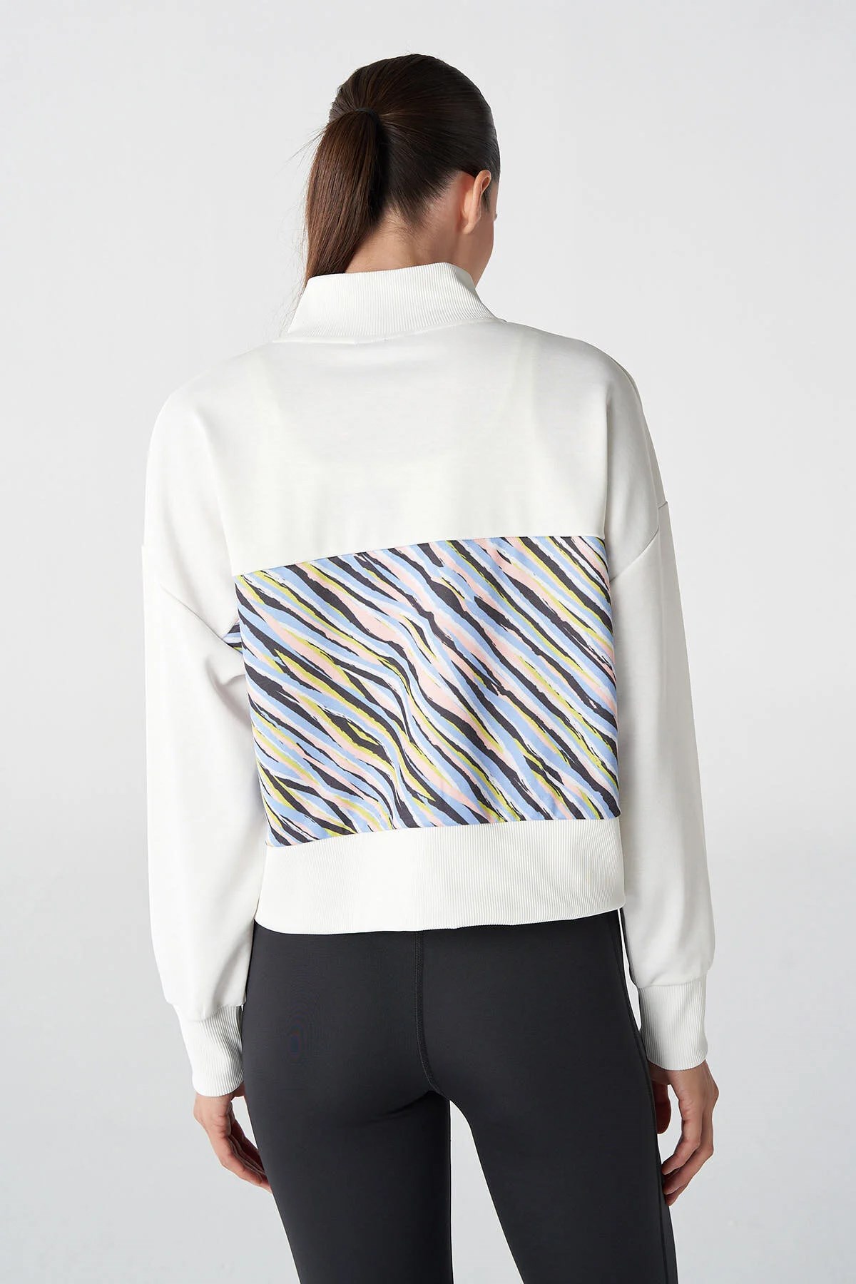 Hummel Jude Crop Zip Kadın Sweatshirt 921789-9003 Beyaz