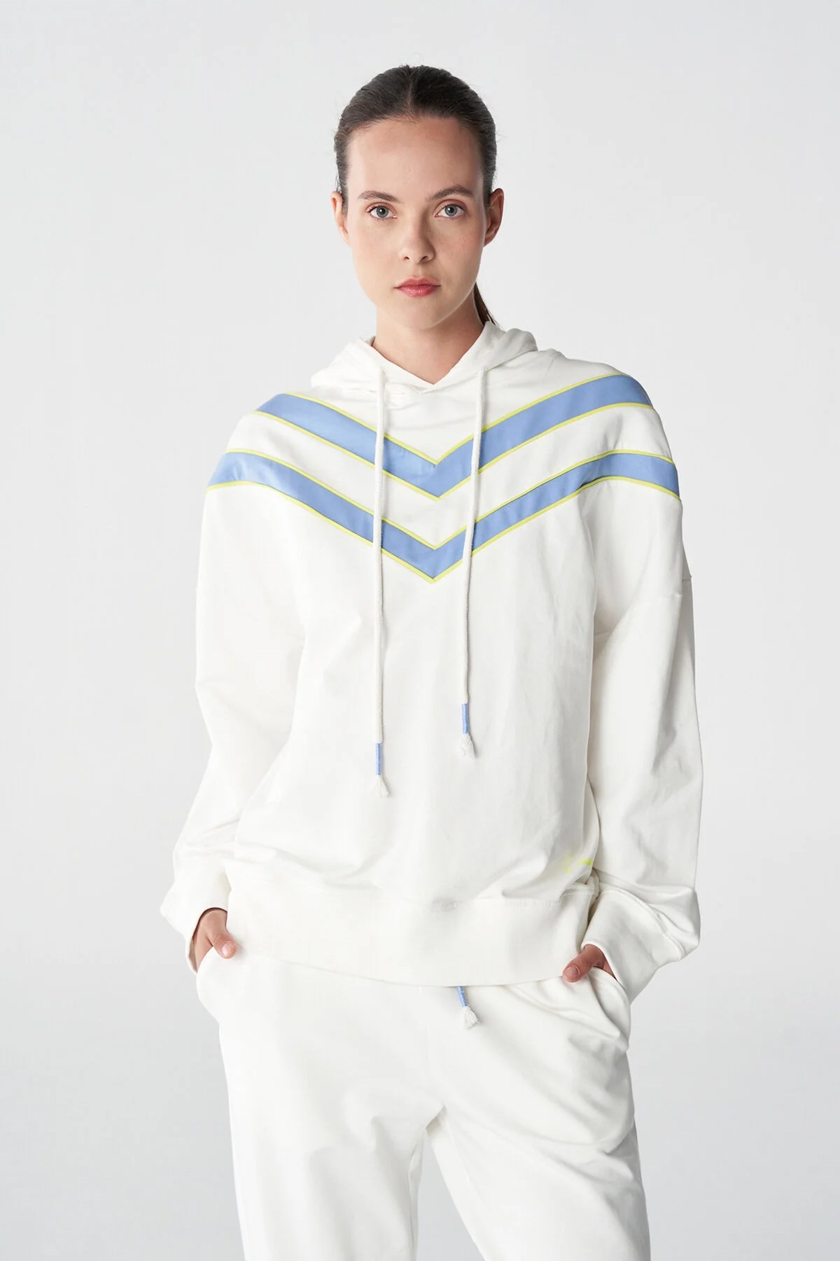 Hummel Lile Kadın Sweatshirt 921849-9003 Beyaz