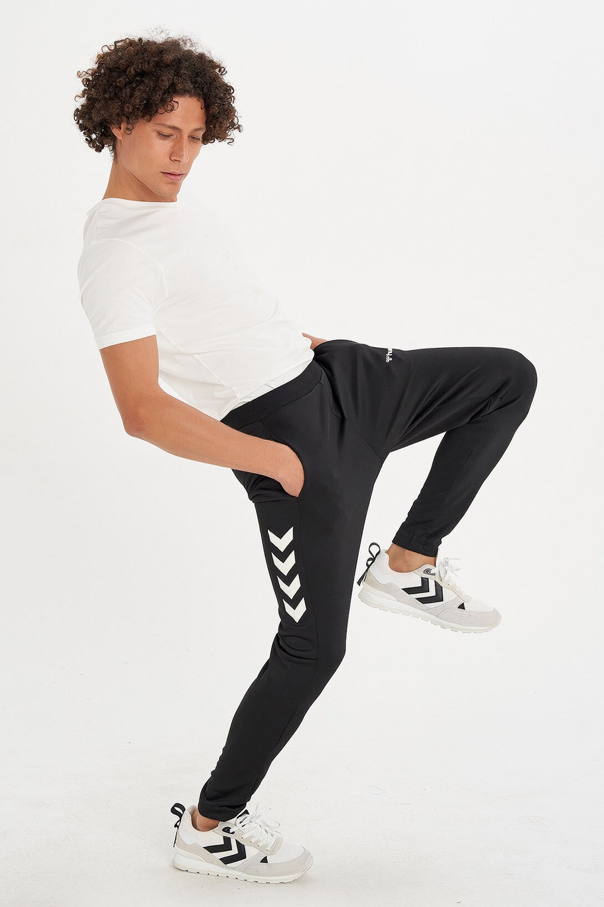 Hummel Falconzo Tapered  Erkek Eşofman Altı 931076-2001 Siyah