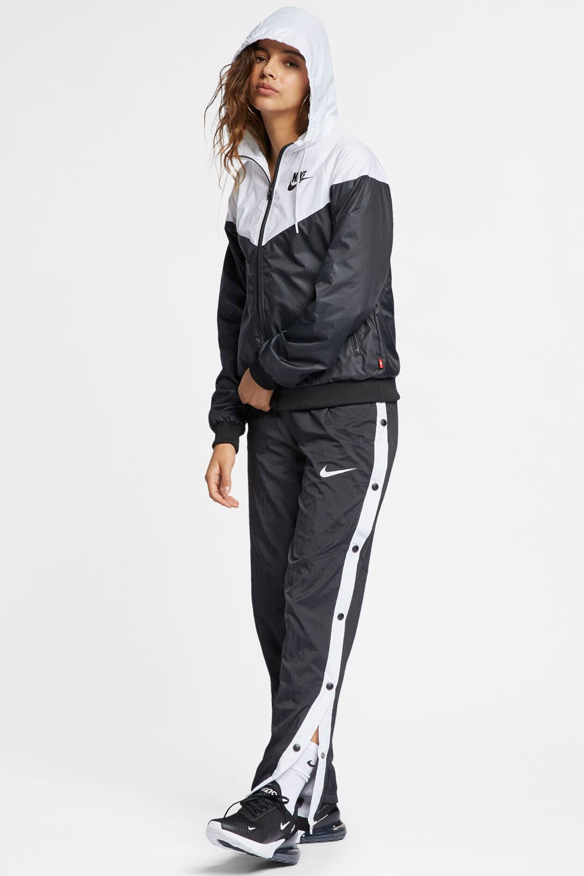 Nike Sportswear Windrunner Kadın Rüzgarlığı AR3092-010 Siyah