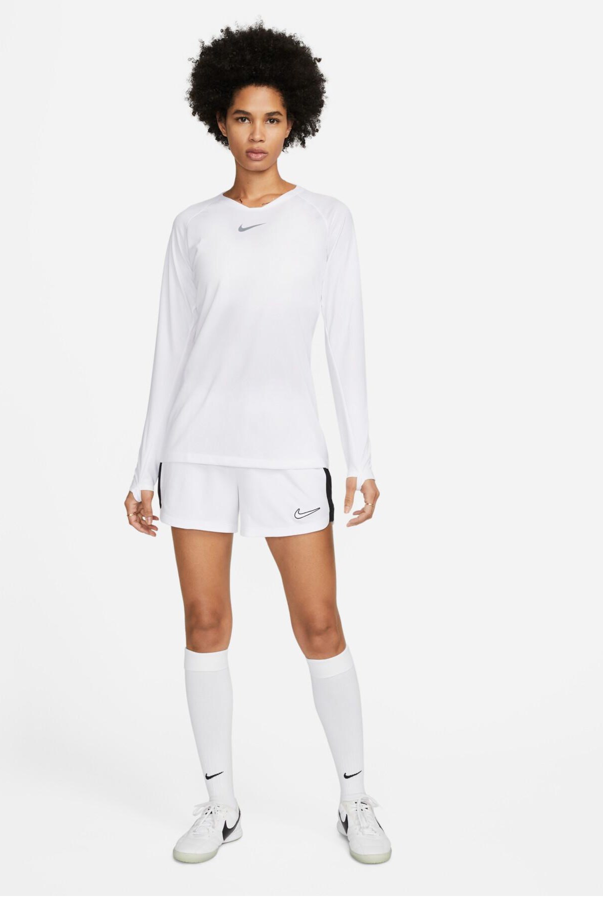 Nike Dri-FiT Park First Layer Kadın Sweatshirt AV2610-100 Beyaz