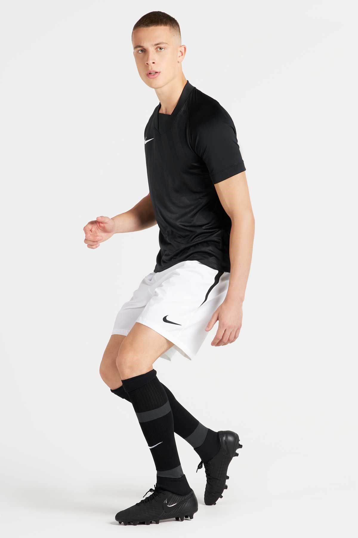 Nike Dri-Fit Venom 3 Erkek Spor Şort CW3855-100 Beyaz