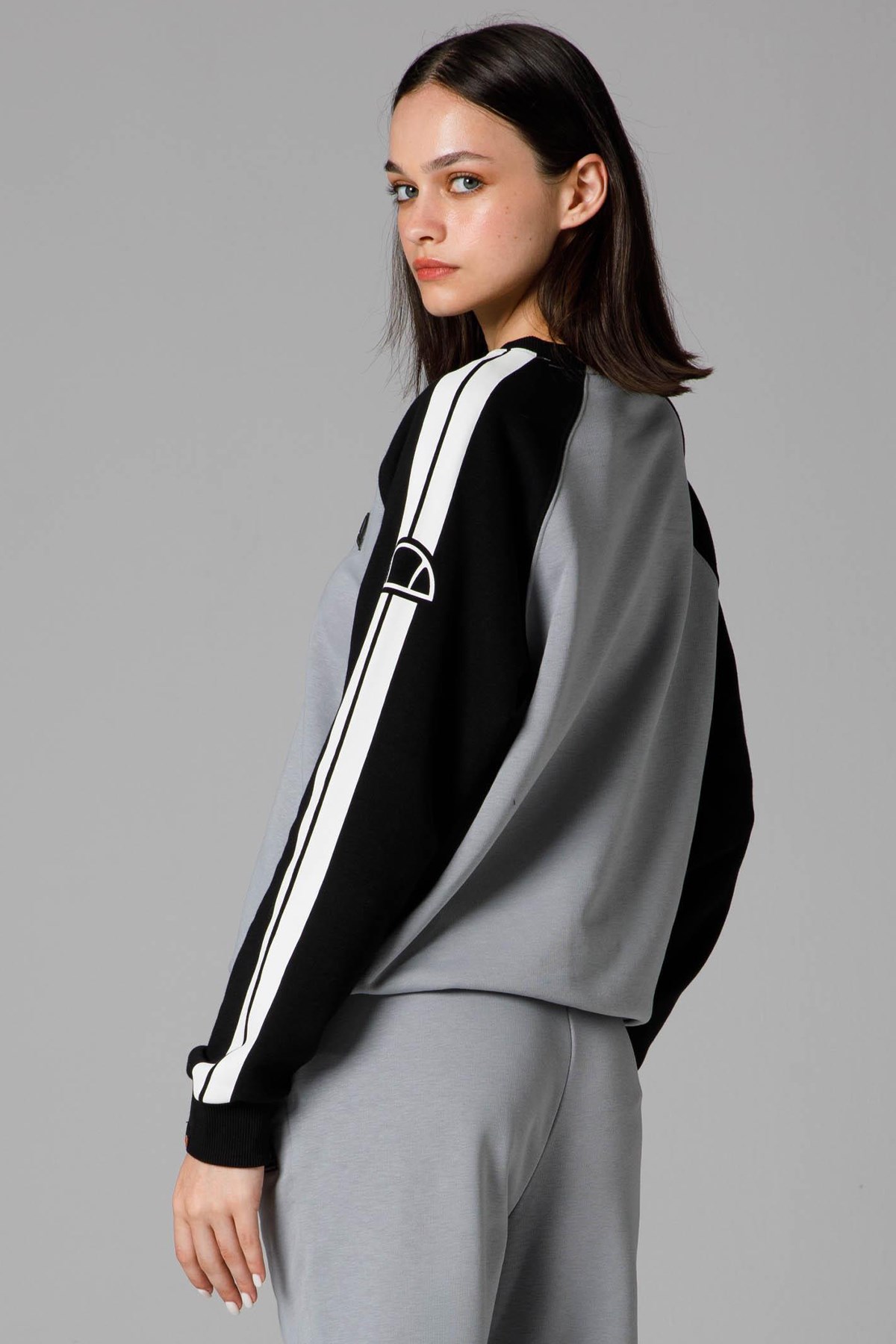Ellesse Kadın Sweatshirt EF197-Gi Gri