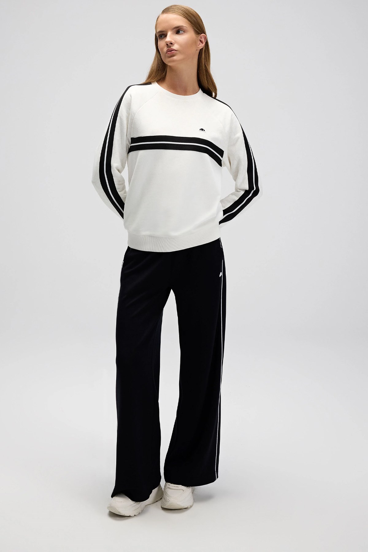 Ellesse Kadın Sweatshirt EF536-OF Beyaz