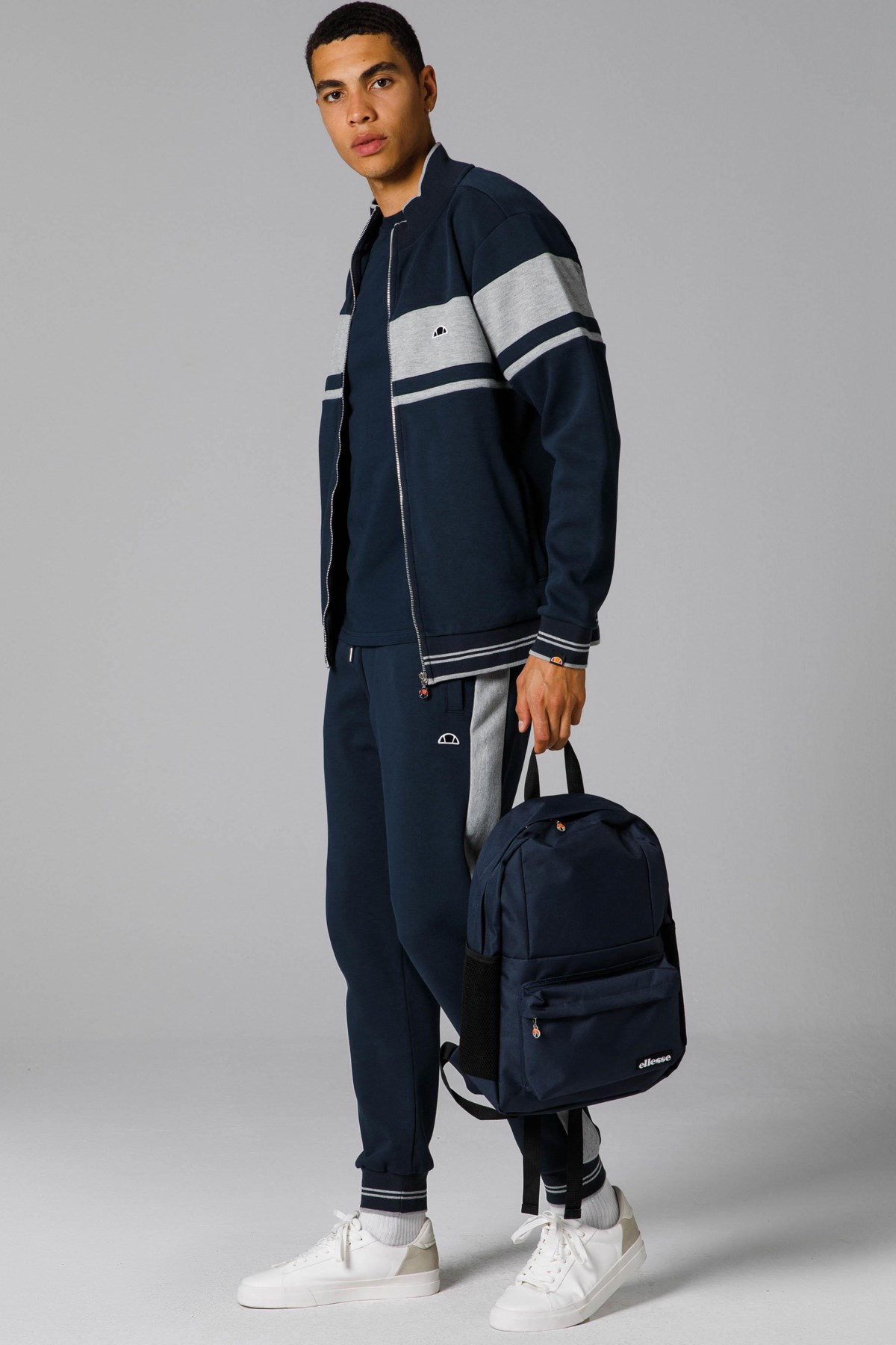 Ellesse Erkek Sweatshirt EM209-NV Lacivert