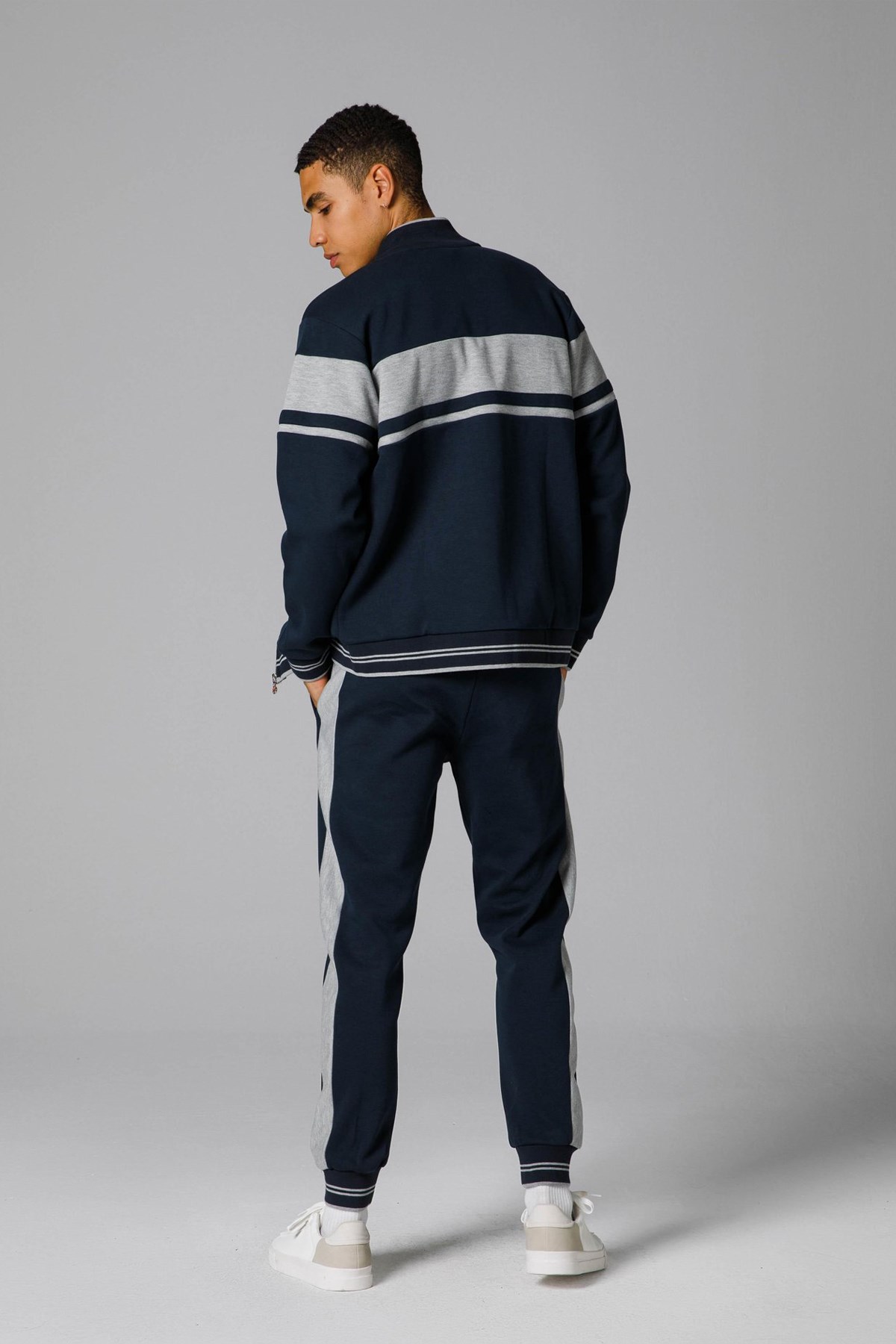 Ellesse Erkek Sweatshirt EM209-NV Lacivert