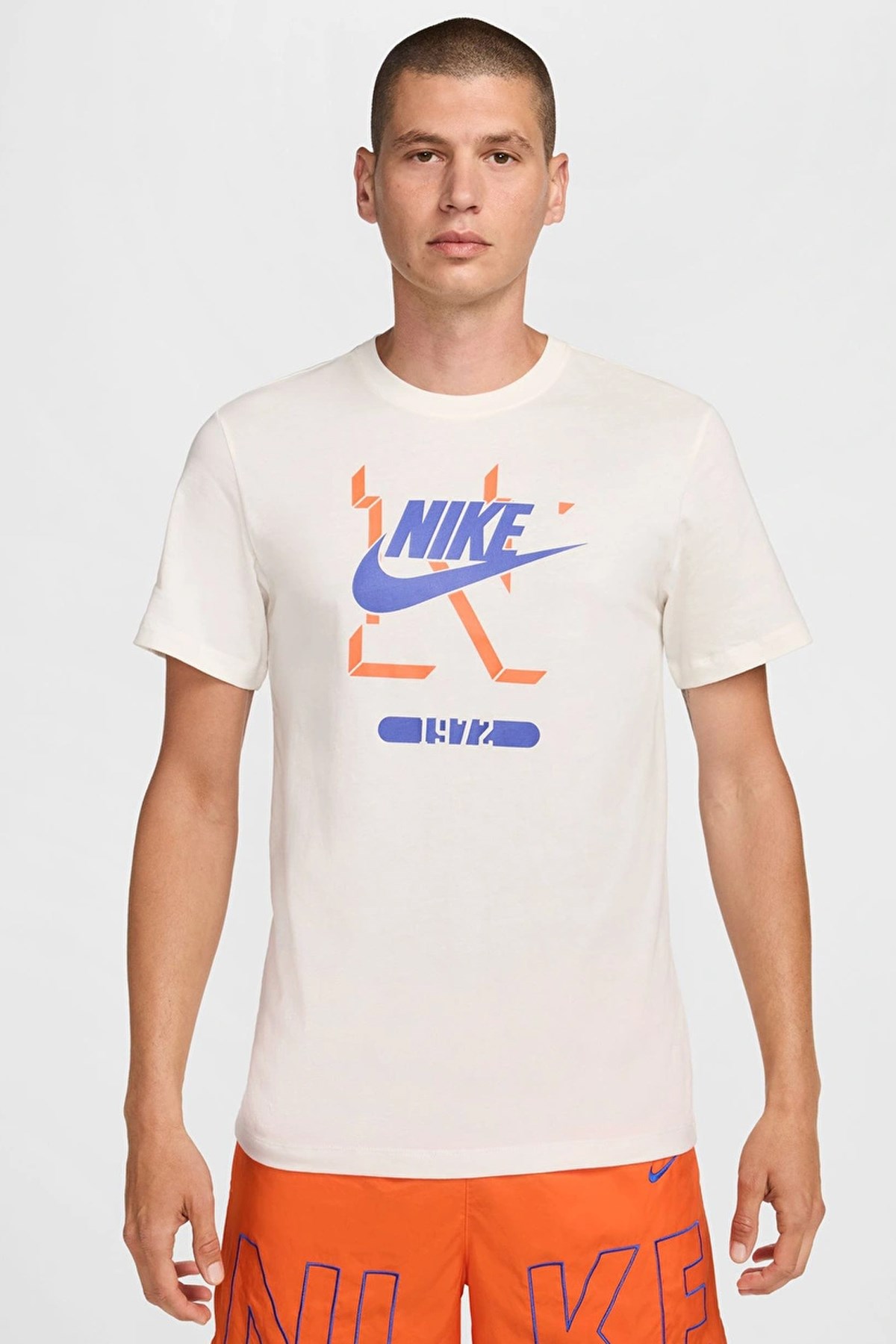 Nike M Nsw Tee 6 Mo Futura Erkek Tişört FZ5375-133 Beyaz