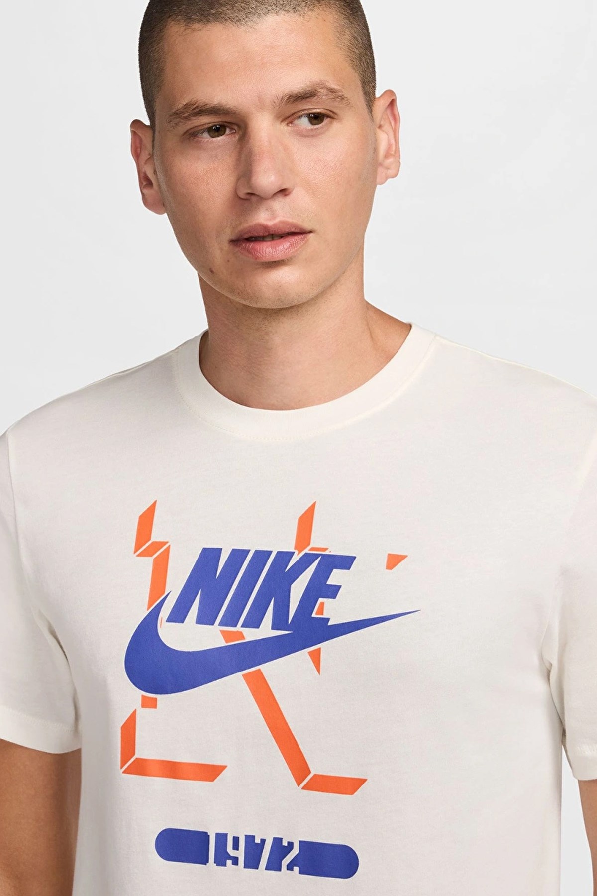 Nike M Nsw Tee 6 Mo Futura Erkek Tişört FZ5375-133 Beyaz