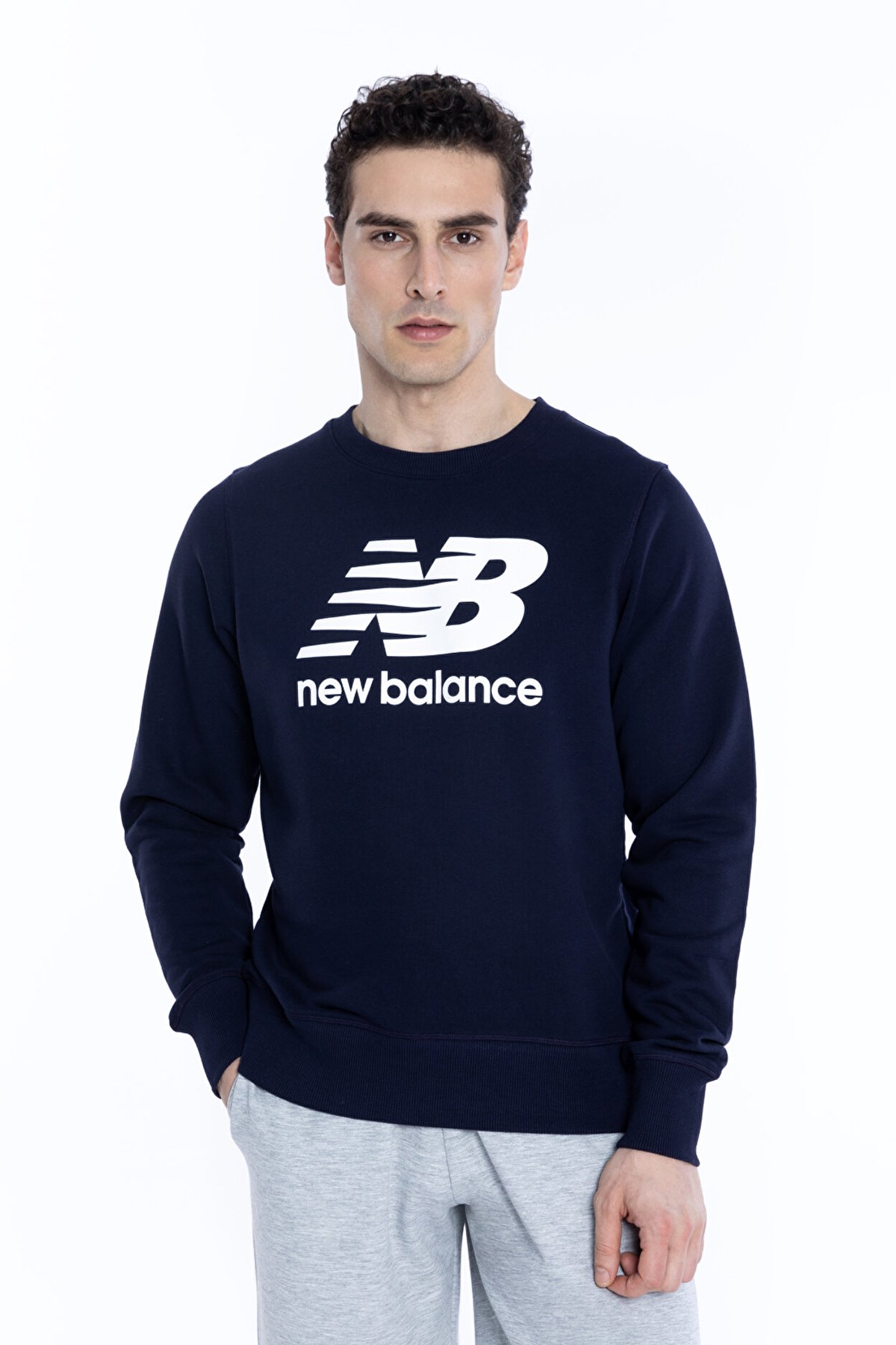 New Balance Lifestyle Erkek Sweatshirt MNC1105-AVI Lacivert