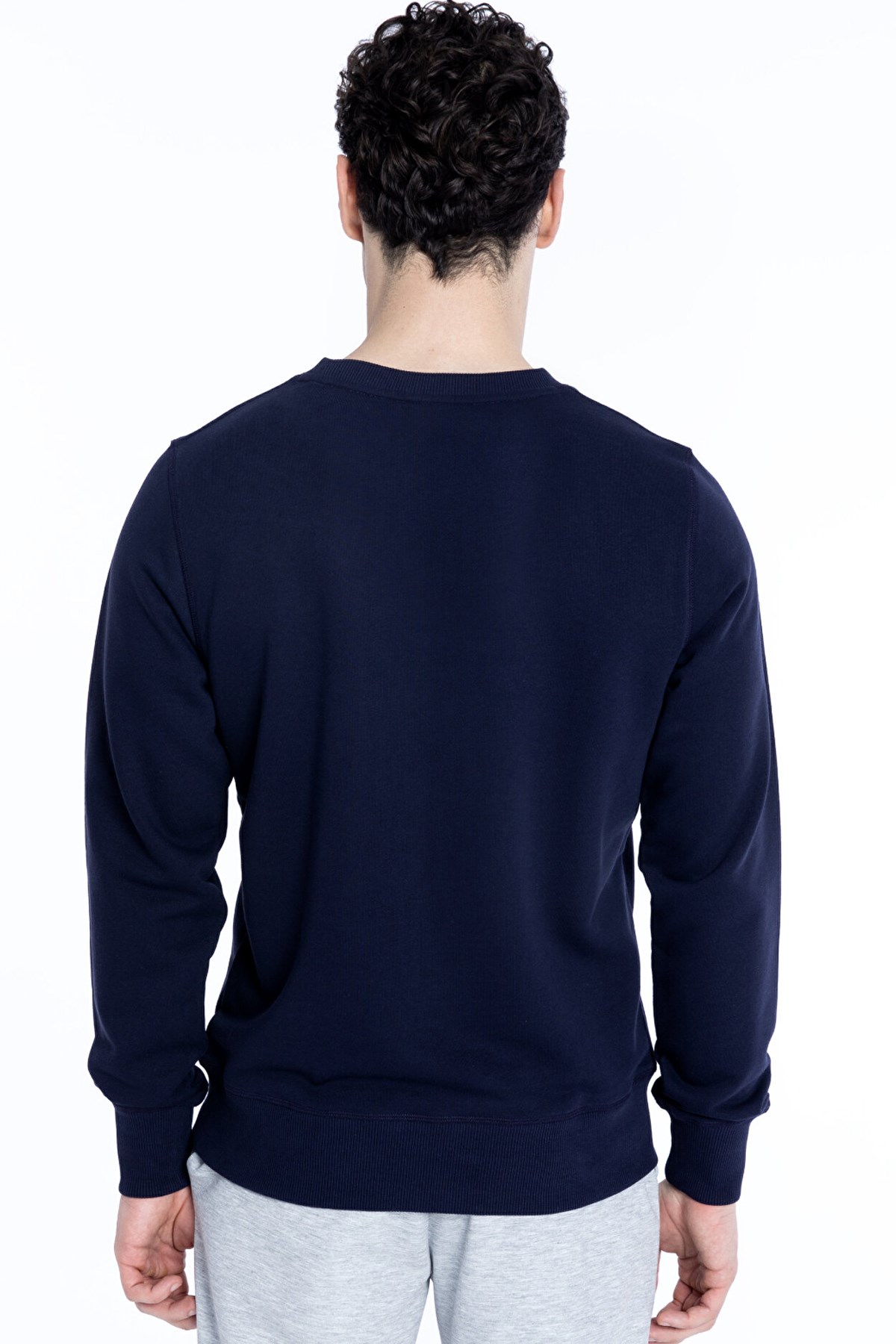 New Balance Lifestyle Erkek Sweatshirt MNC1105-AVI Lacivert