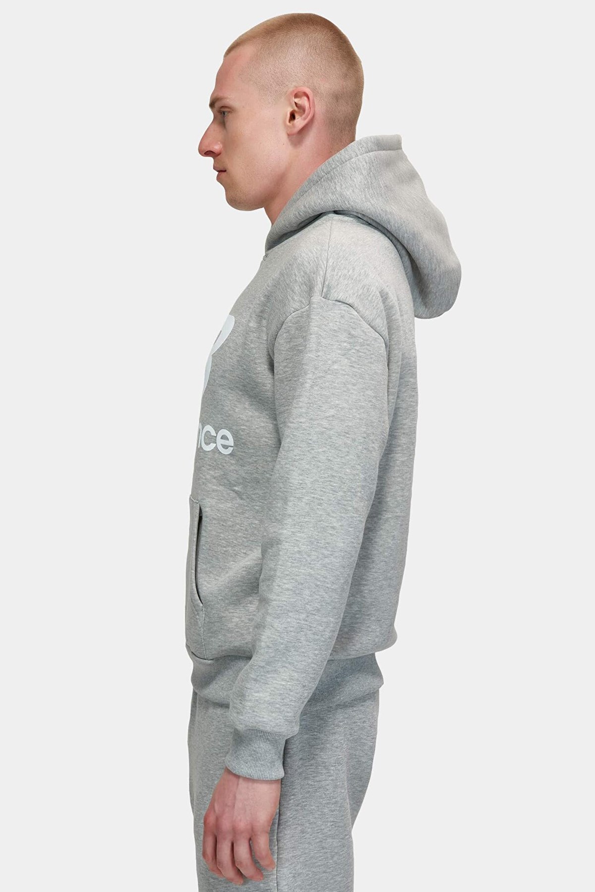 New Balance Lifestyle Erkek Sweatshirt MNH3333-AG Gri