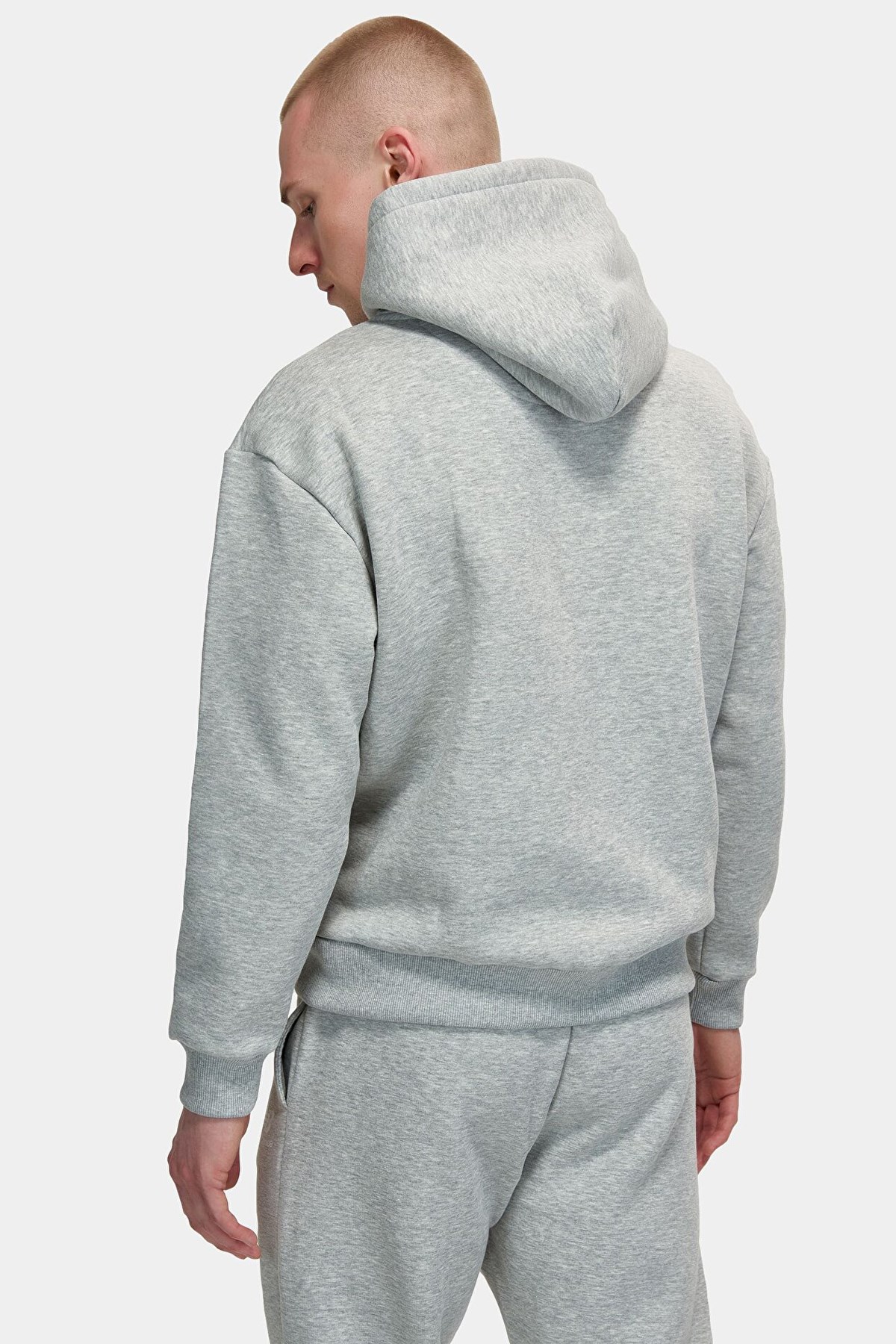 New Balance Lifestyle Erkek Sweatshirt MNH3333-AG Gri