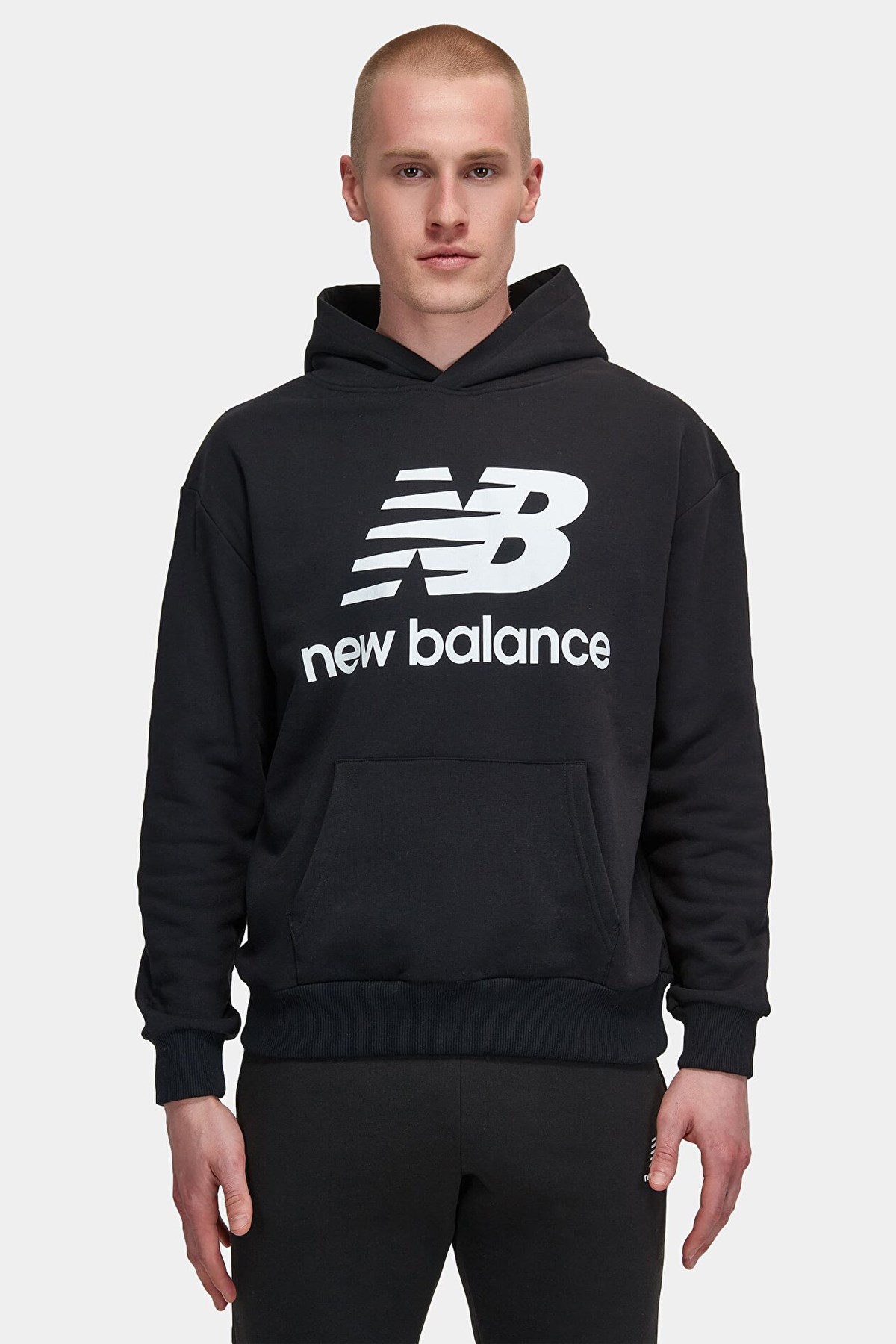 New Balance Lifestyle Erkek Sweatshirt MNH3333-BK Siyah