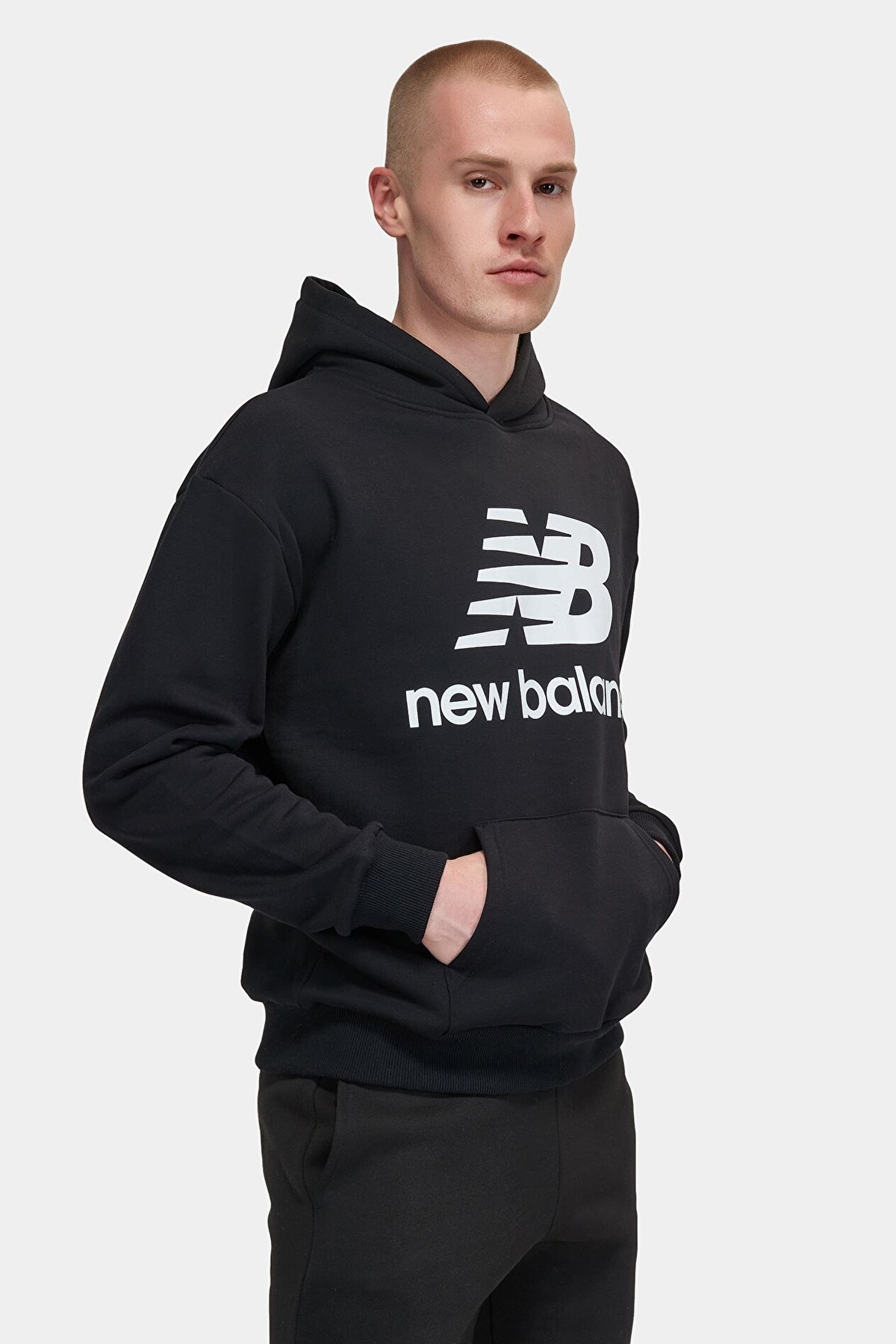 New Balance Lifestyle Erkek Sweatshirt MNH3333-BK Siyah