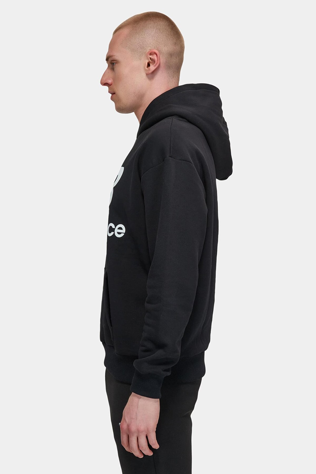 New Balance Lifestyle Erkek Sweatshirt MNH3333-BK Siyah