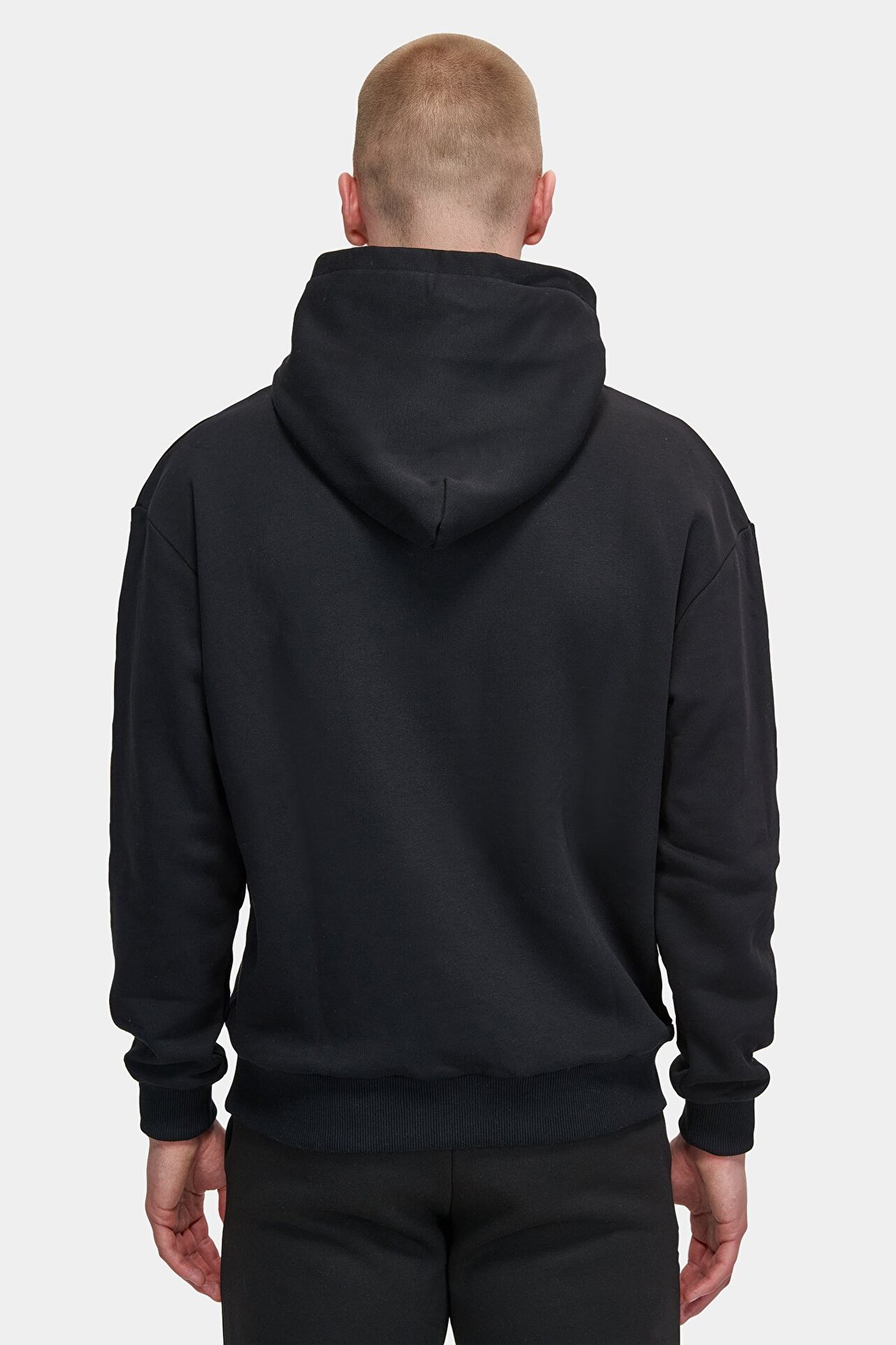 New Balance Lifestyle Erkek Sweatshirt MNH3333-BK Siyah