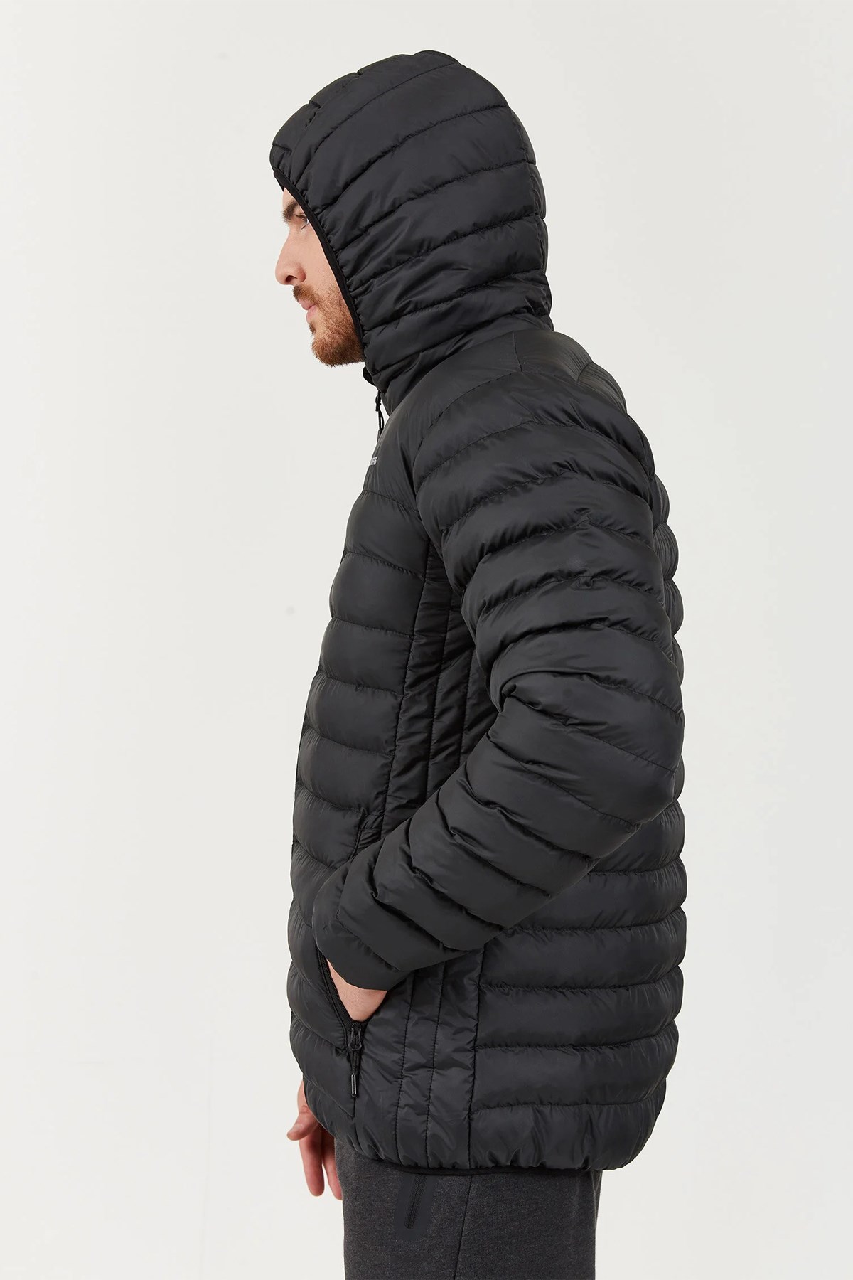 Skechers Essential Hooded Erkek Mont S202063-001 Siyah