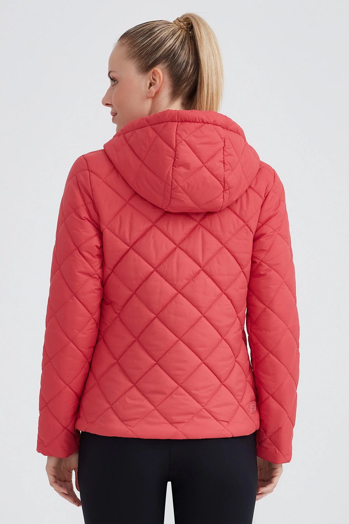 Skechers Capitone Hooded Kadın Mont S212001-600 Kırmızı