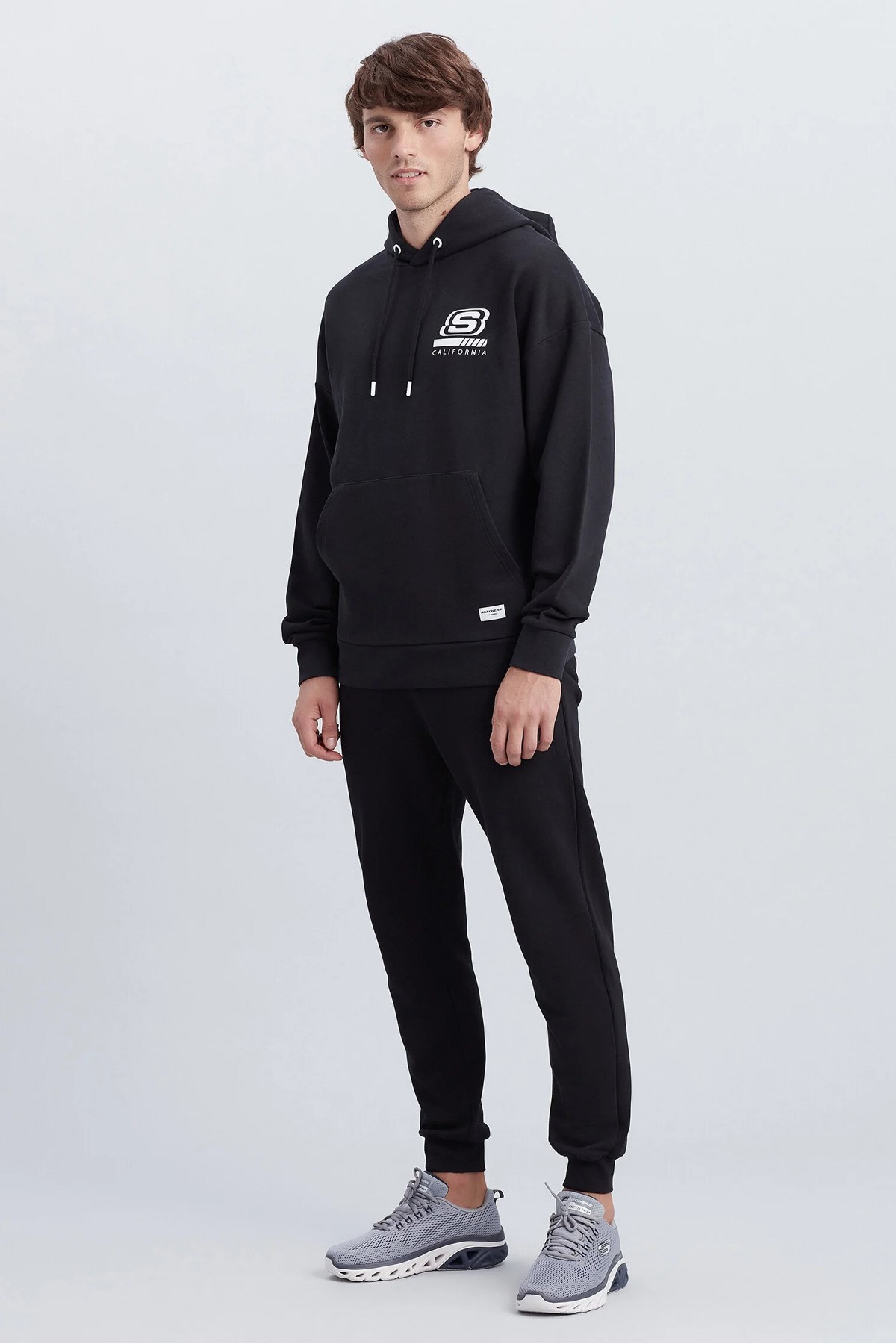 Skechers Chest Logo Erkek Sweatshirt S212937-001 Siyah