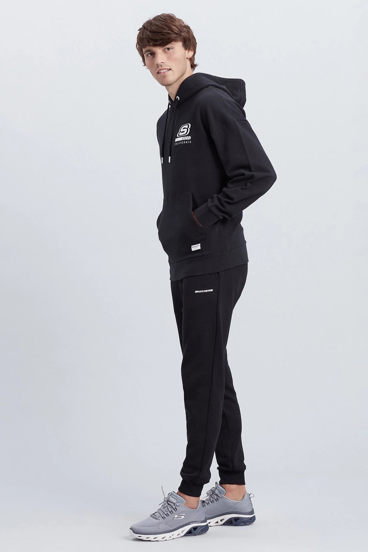 Skechers Chest Logo Erkek Sweatshirt S212937-001 Siyah