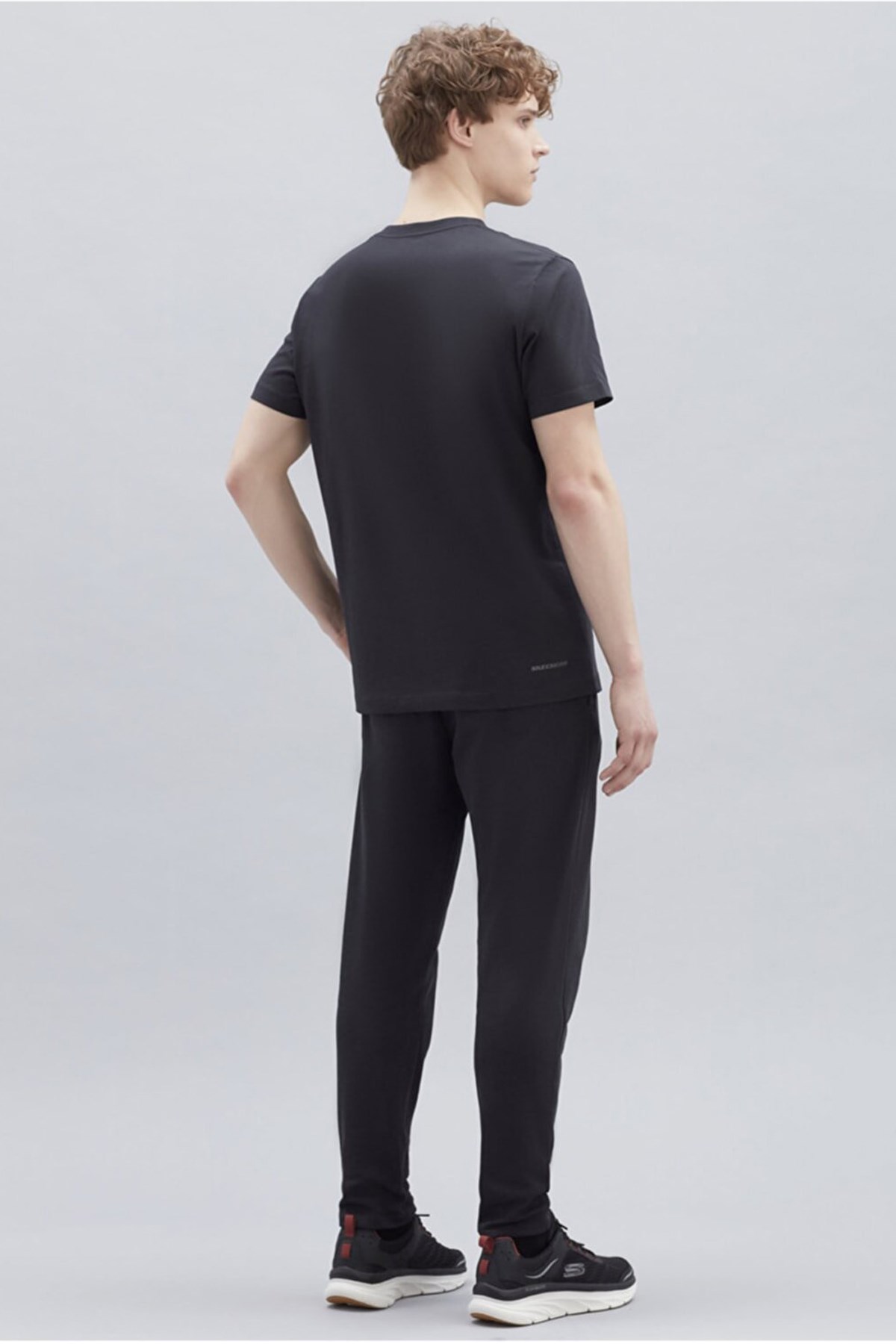 Skechers Graphic Big Logo Erkek Tişört S221059-001 Siyah