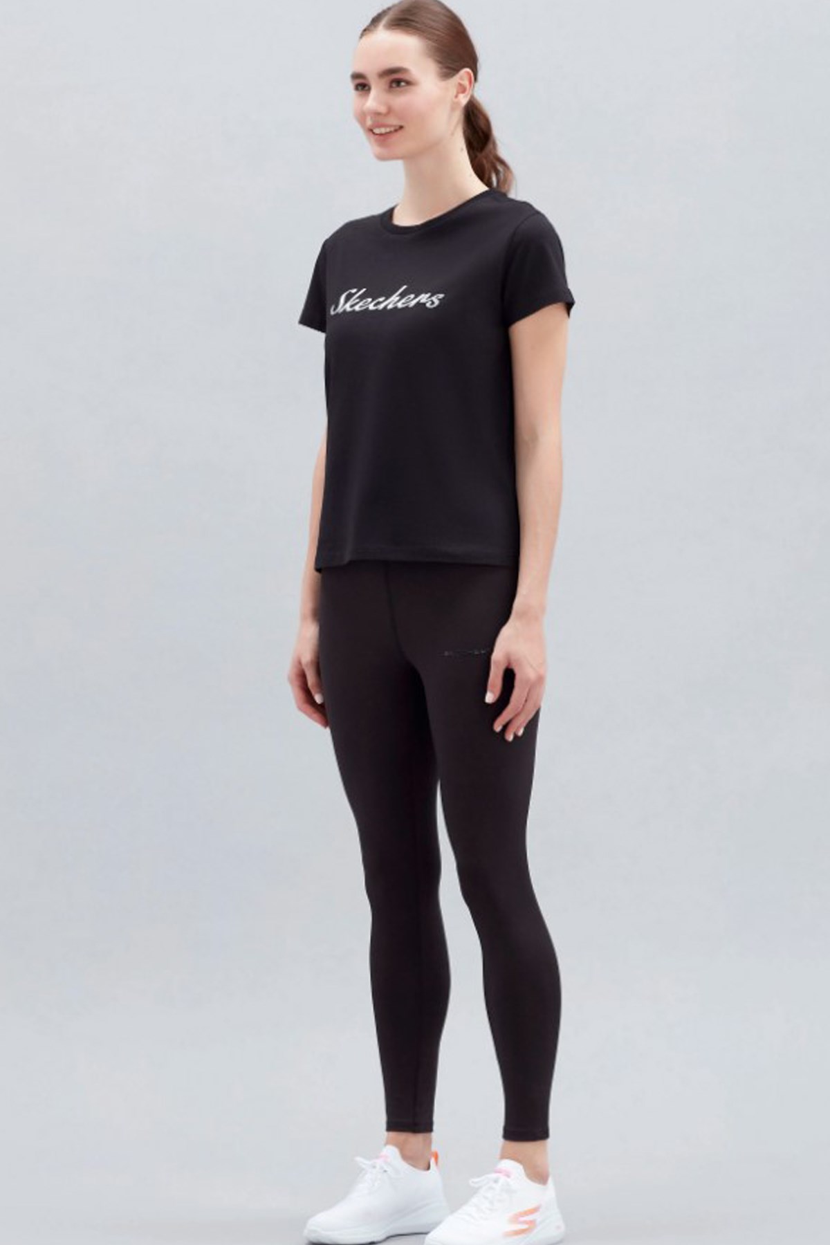 Skechers Graphic Shiny Logo Kadın Tişört S221180-001 Siyah