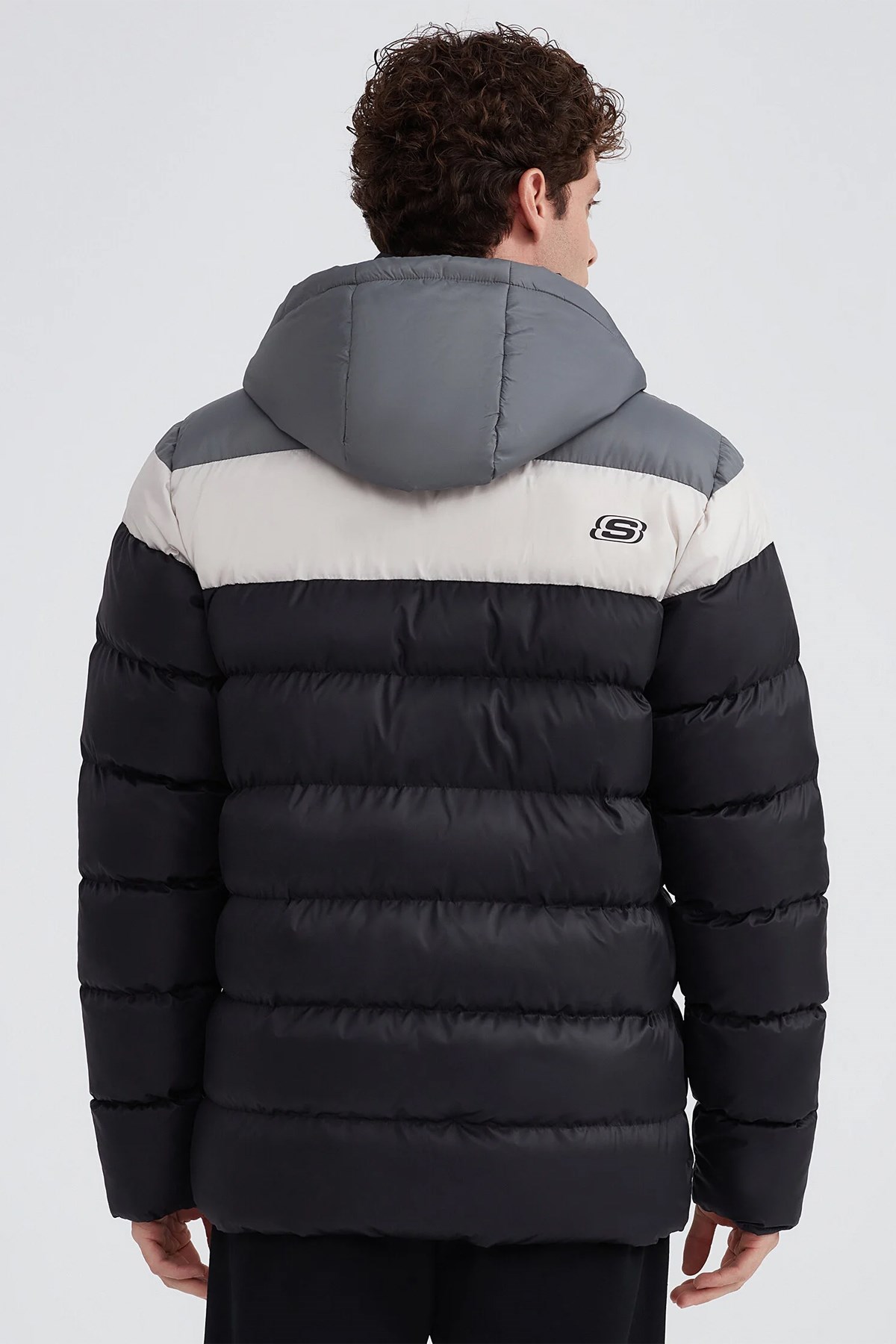 Skechers Outerwear Colorblock Padded Erkek Mont S222069-001 Siyah