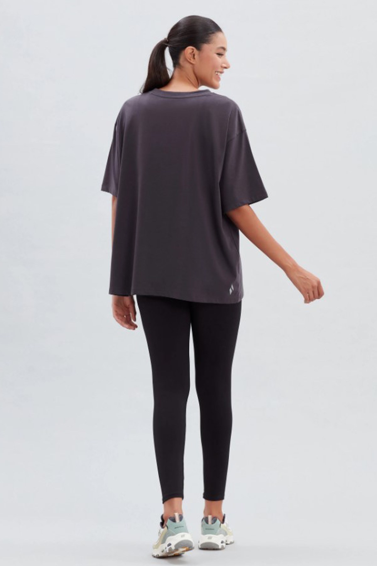 Skechers Wordmark Printed Crew Neck Kadın Tişört S222109-001 Siyah