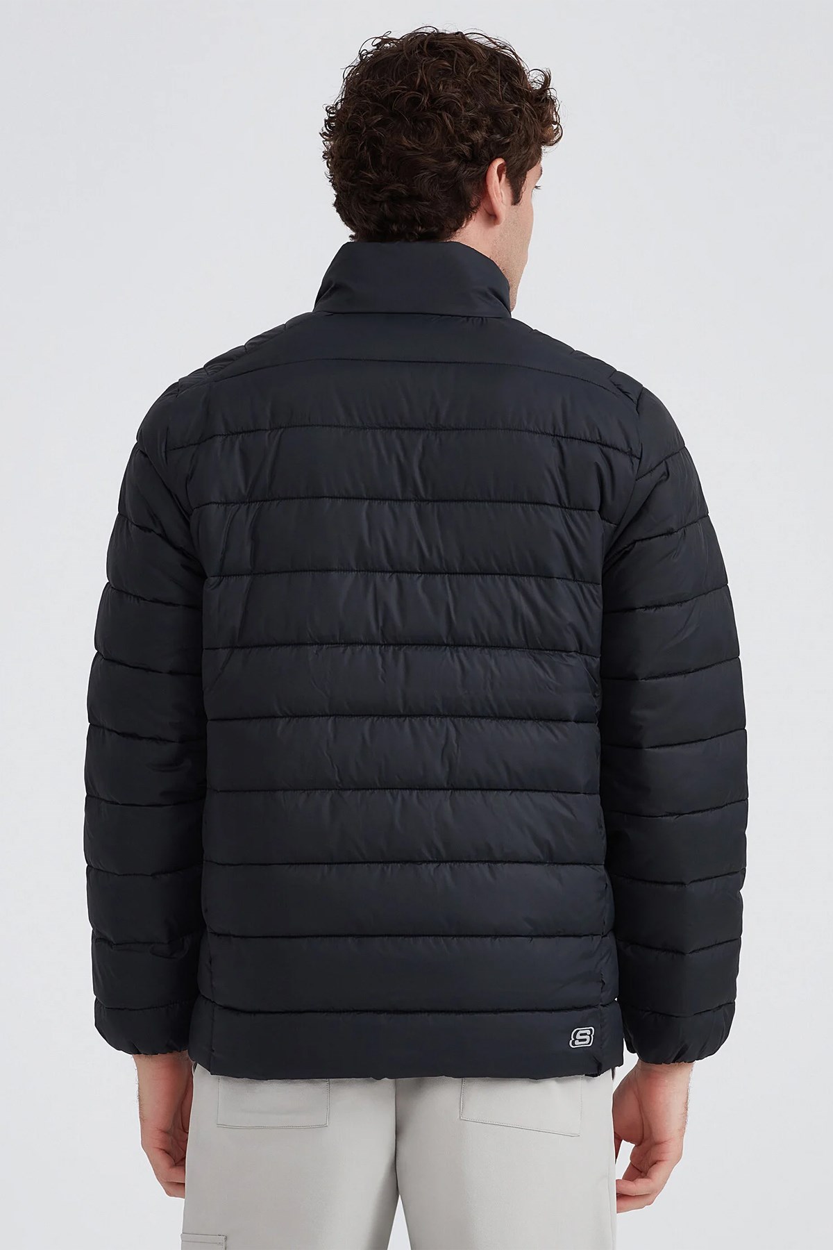 Skechers Outerwear Padded Erkek Mont S231242-001 Siyah