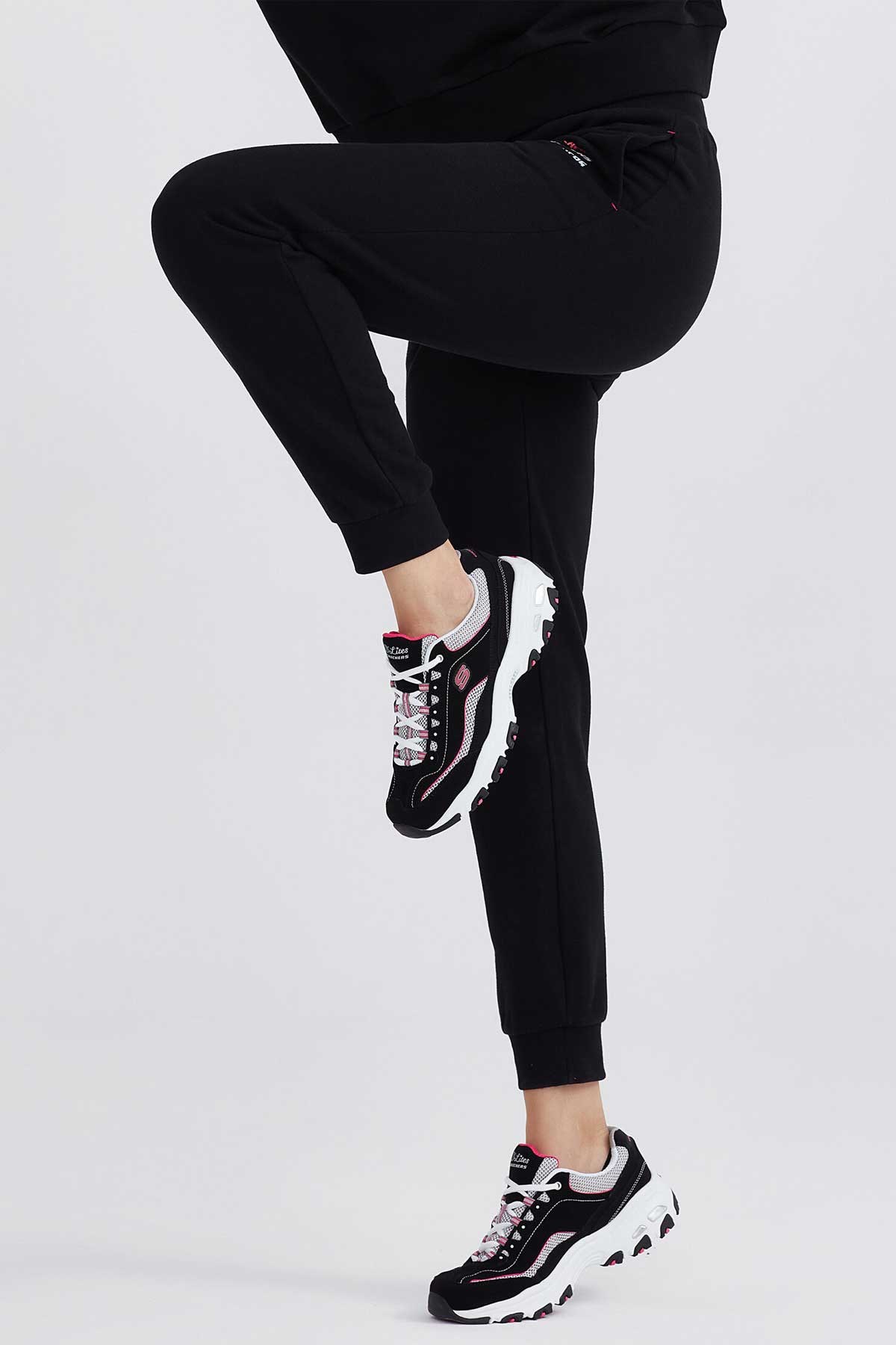 Skechers Essential Jogger Kadın Eşofman Altı S232238-001 Siyah