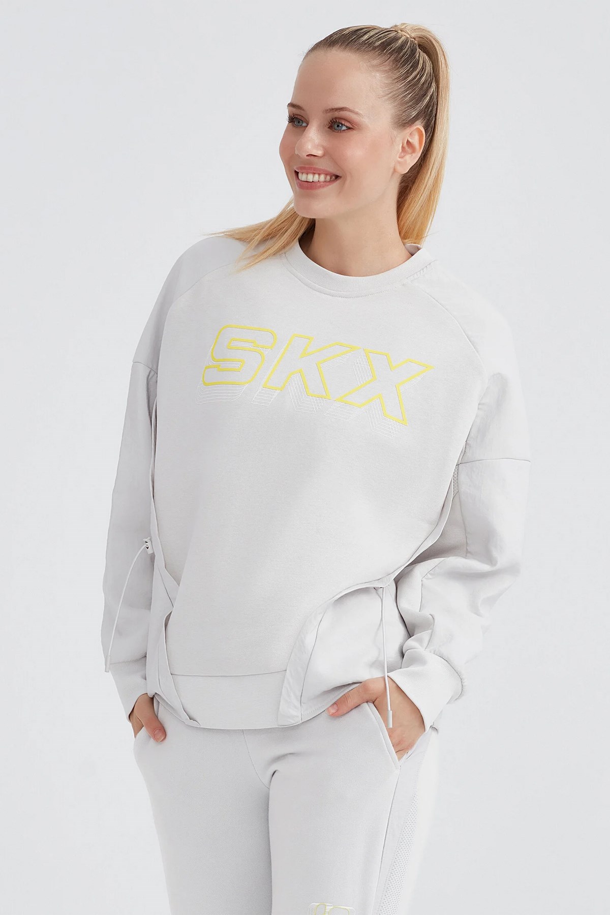 Skechers LW Fleece Crew Neck Kadın Sweatshirt S232283-032 Gri