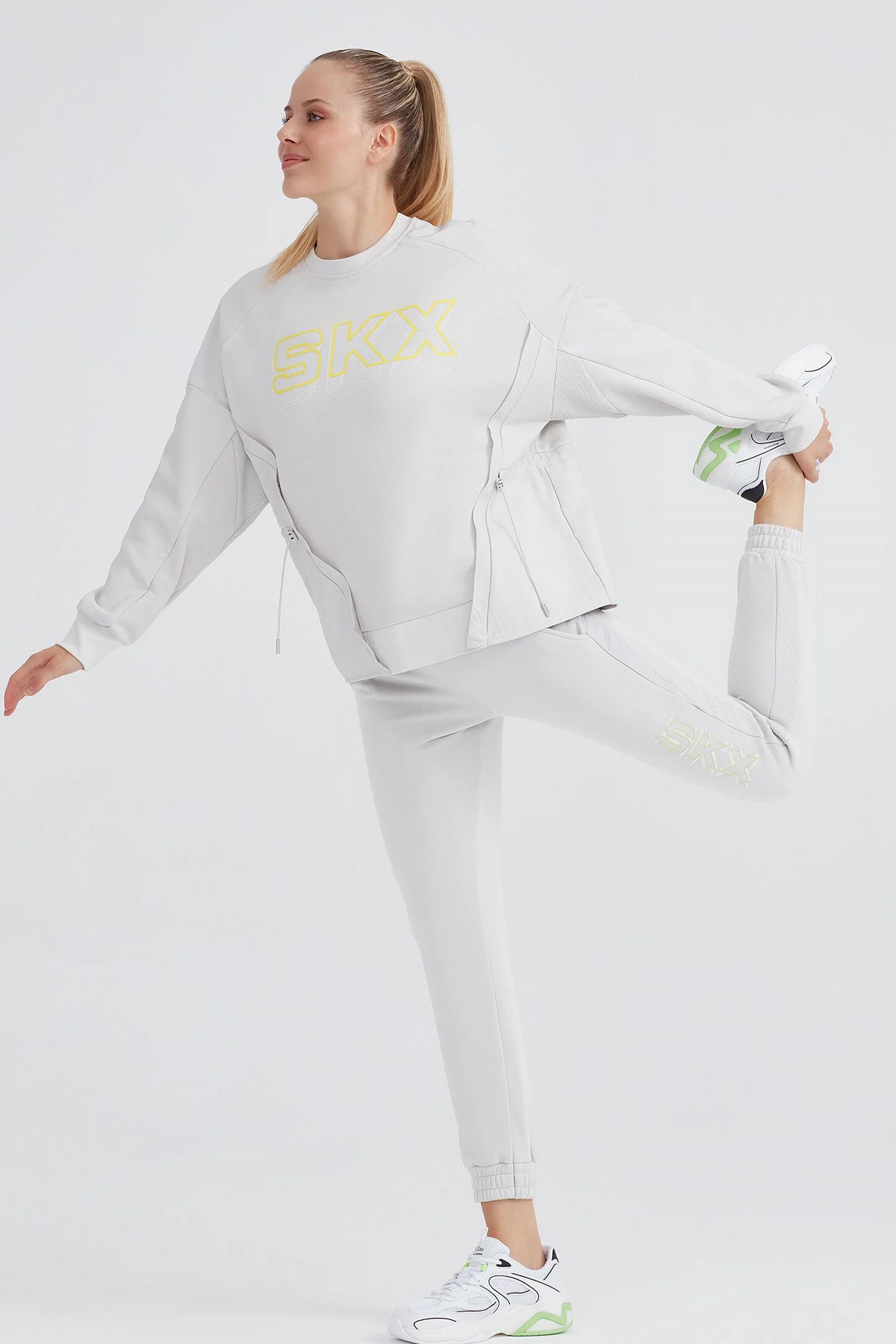 Skechers LW Fleece Crew Neck Kadın Sweatshirt S232283-032 Gri