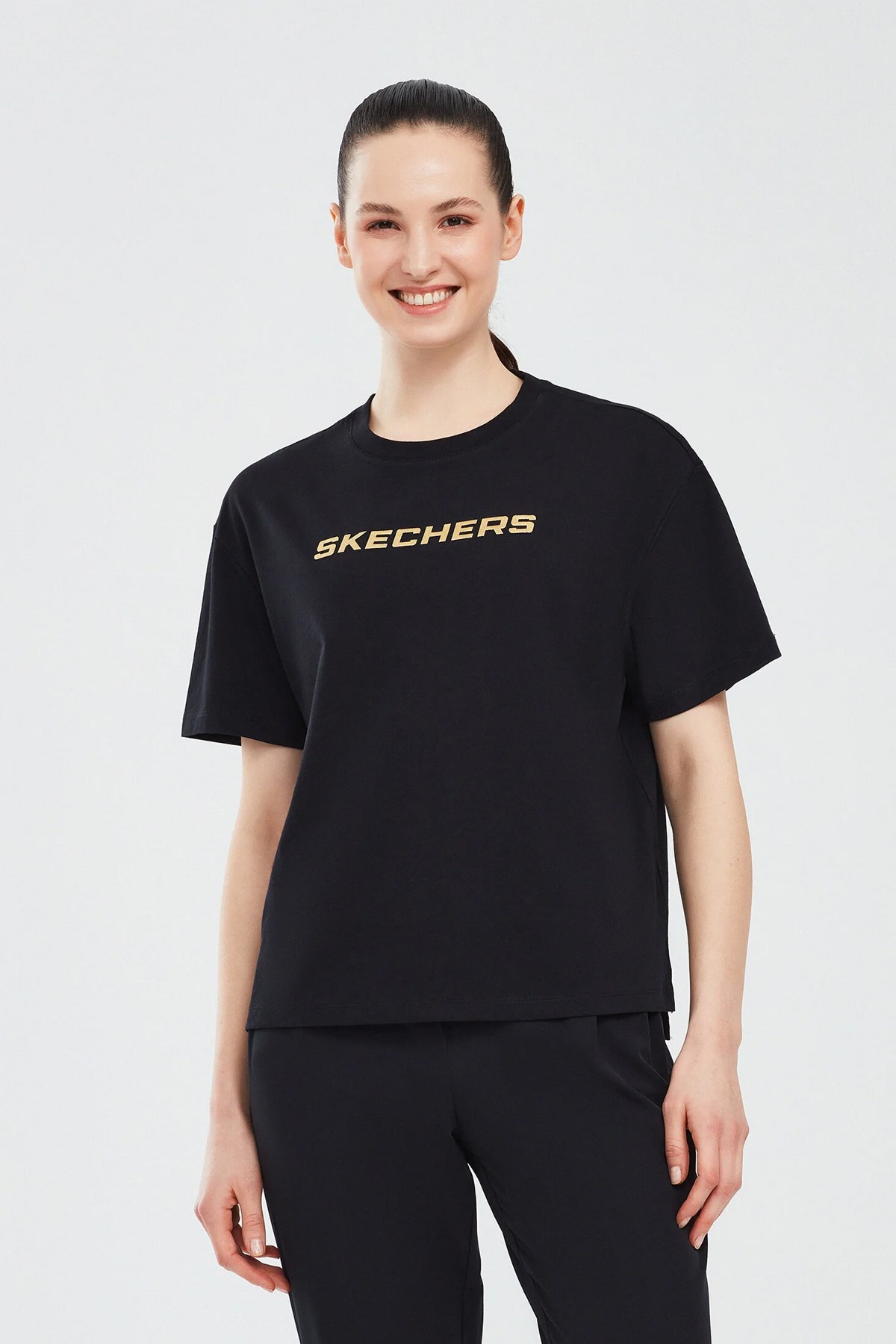 Skechers Graphic Sleeve Kadın Tişört S241012-001 Siyah