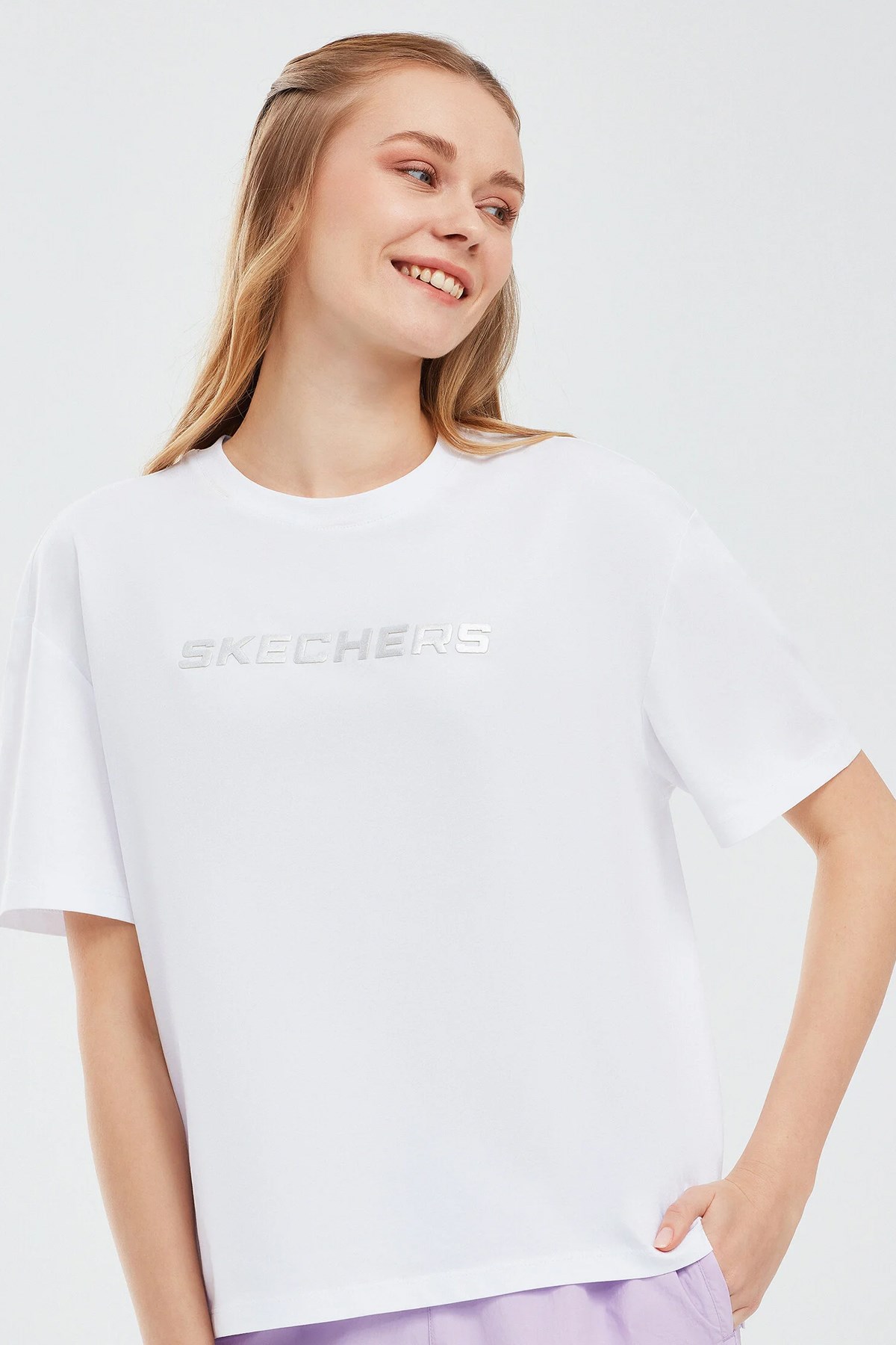 Skechers Graphic Sleeve Kadın Tişört S241012-100 Beyaz