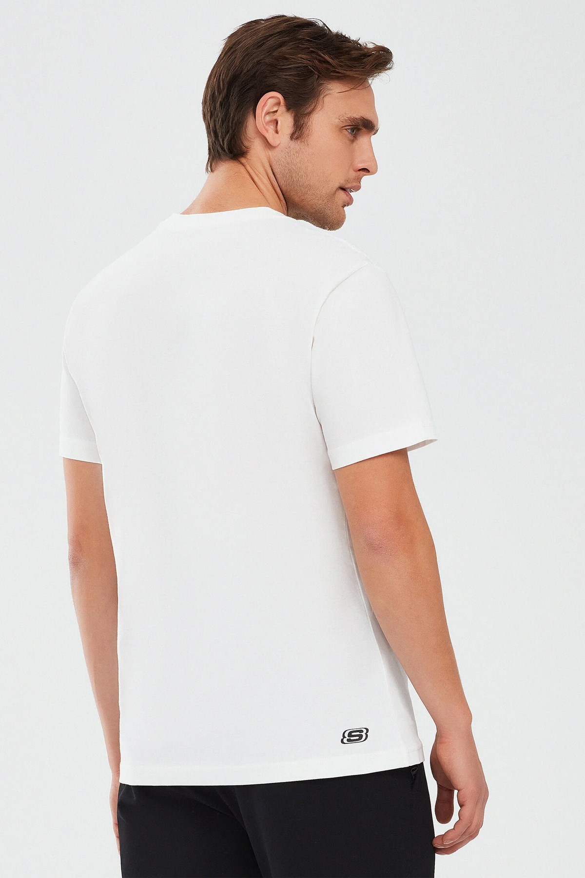 Skechers Graphic Sleeve Erkek Tişört S241056-102 Beyaz