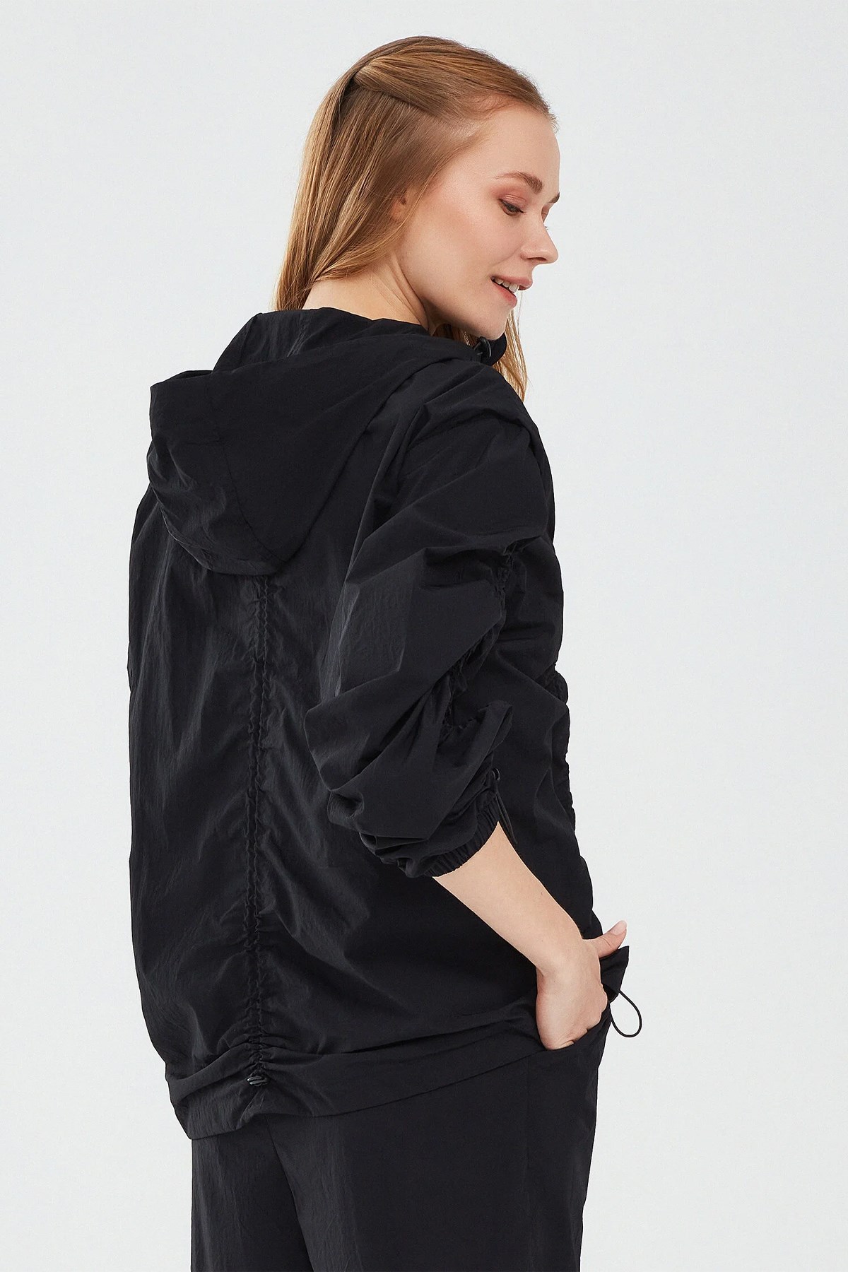 Skechers Micro Collection Kadın Sweatshirt S241094-001 Siyah