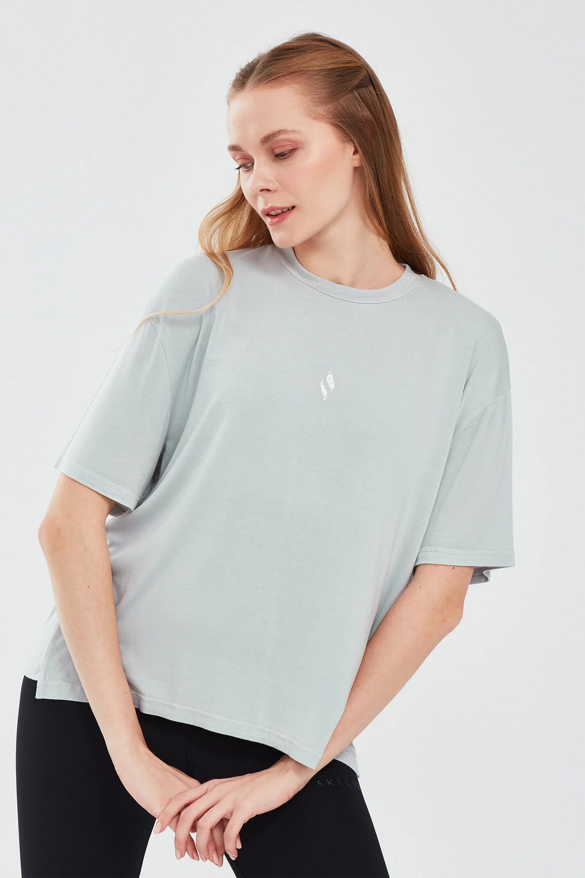 Skechers Graphic Short Sleeve Kadın Tişört S241174-035 Gri