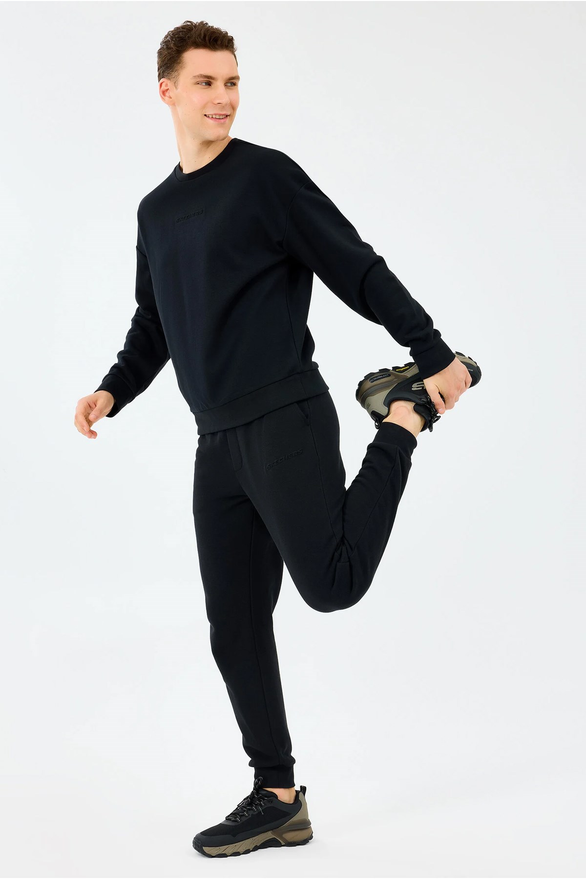 Skechers Essential Erkek Sweatshirt S2610015-3817 Siyah