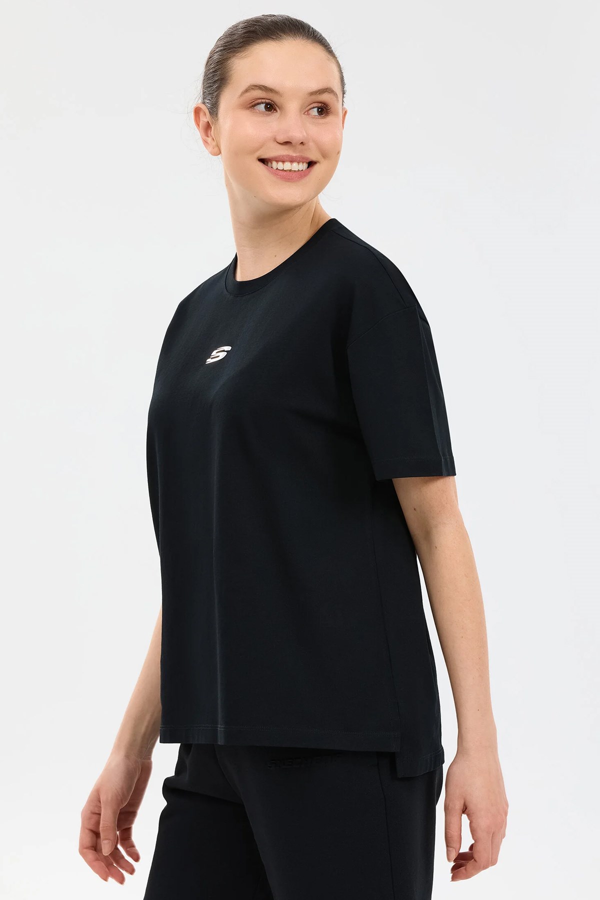 Skechers Graphic Kadın Tişört S2610017-3817 Siyah