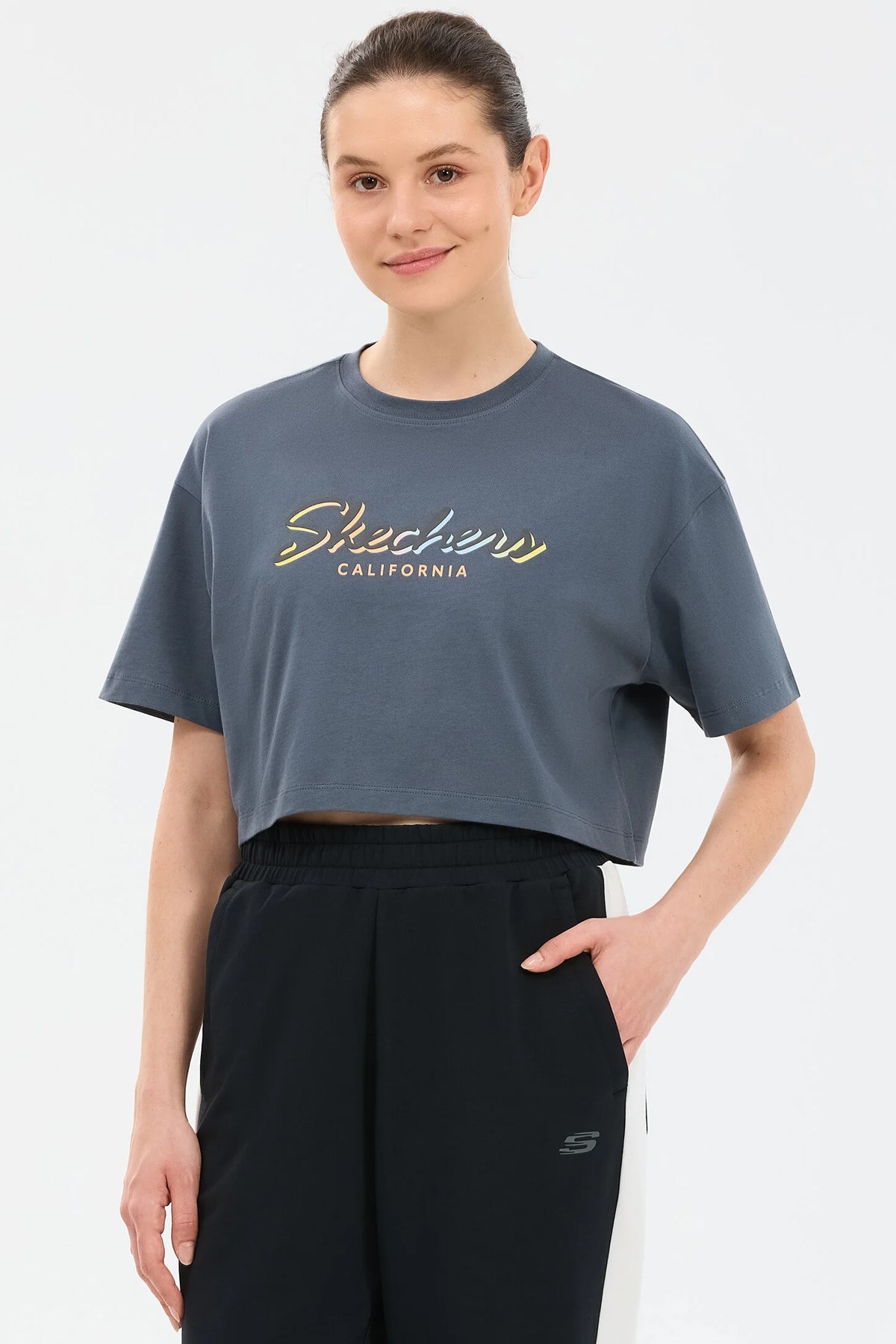 Skechers Crop Graphic Kadın Tişört S2610054-3998 Gri