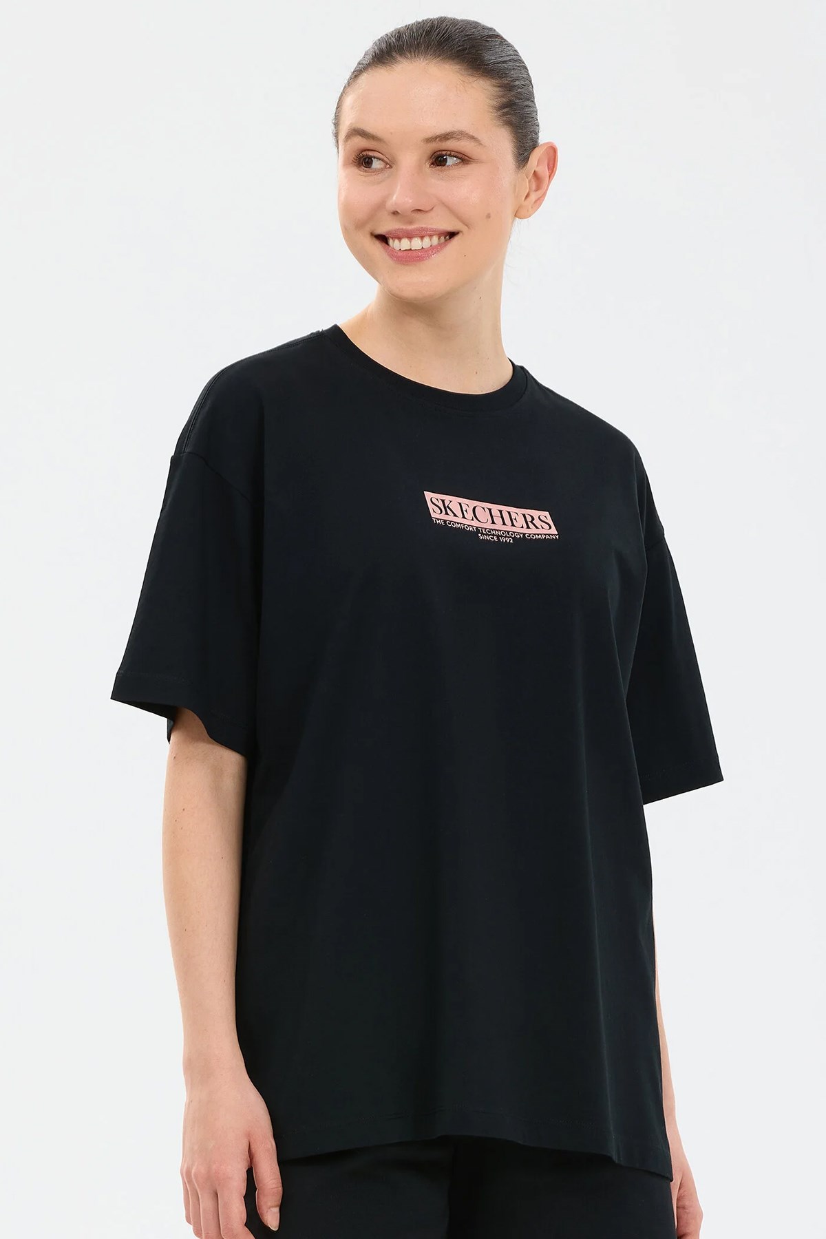 Skechers Oversize Graphic Kadın Tişört S2610063-3817 Siyah