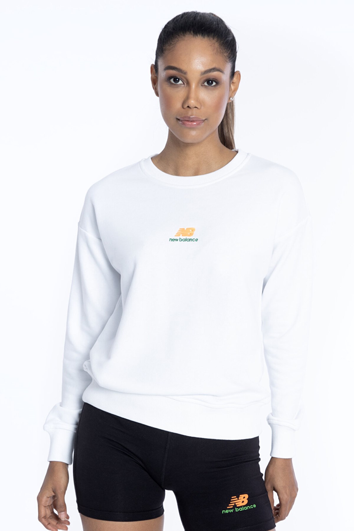 New Balance Lifestyle Kadın Sweatshirt WNH1308-WT Beyaz