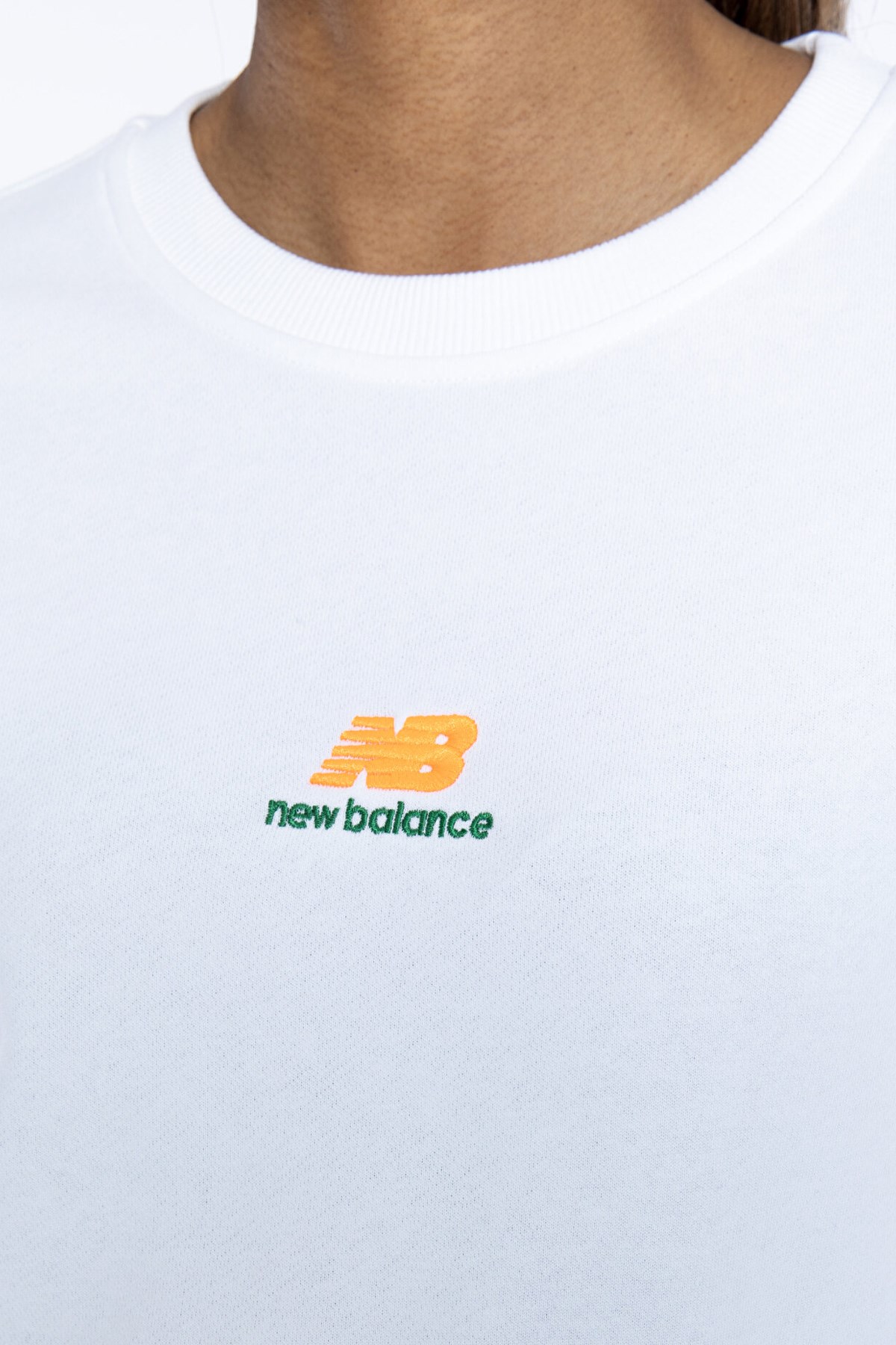 New Balance Lifestyle Kadın Sweatshirt WNH1308-WT Beyaz