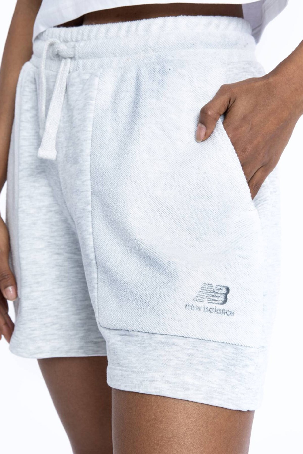 New Balance Lifestyle Kadın Şort WNS1357-SNW Gri