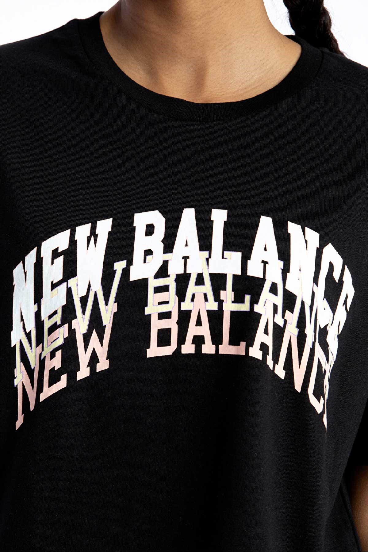 New Balance Lifestyle Kadın Tişört WNT1204-BK Siyah